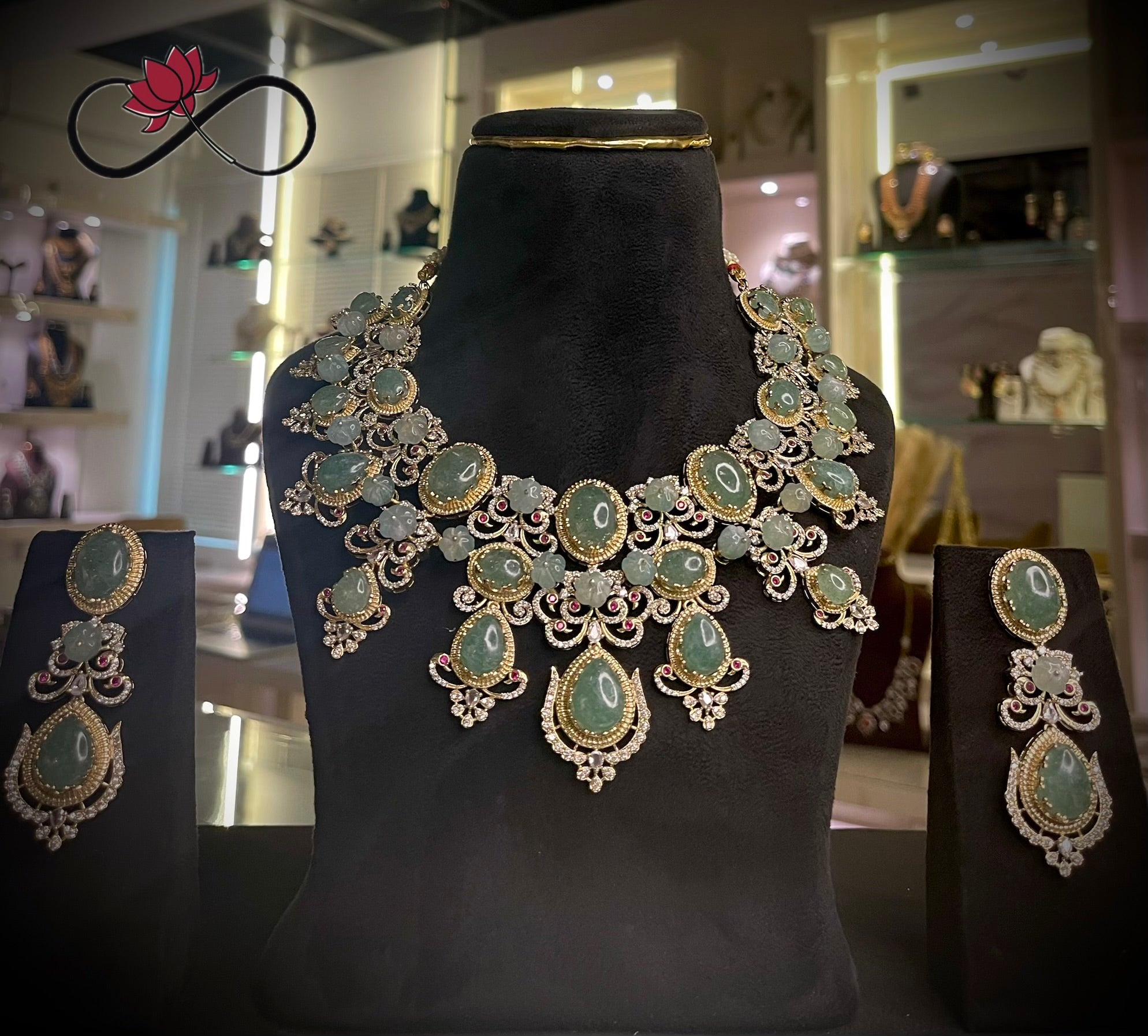 Emerald-like Natural Stone Choker Necklace Set