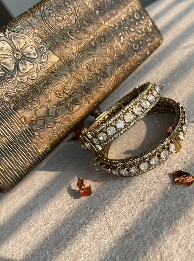 Royal Polki Glow Single Bangle Bracelet