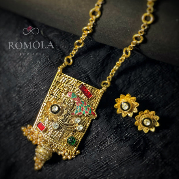 Majestic Heritage: Peacock Necklace Set