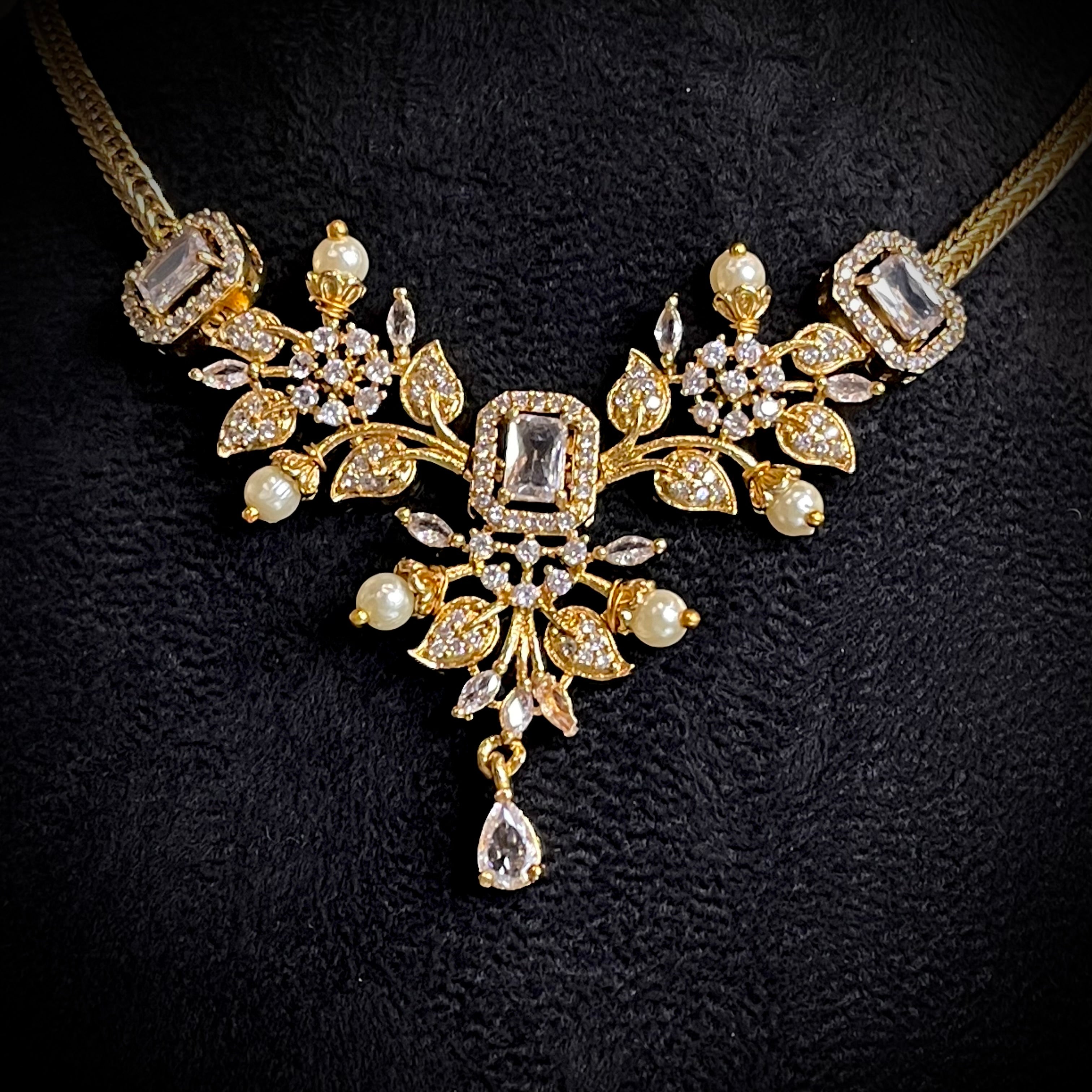 Elegant Luxe Stone Floral Necklace Set