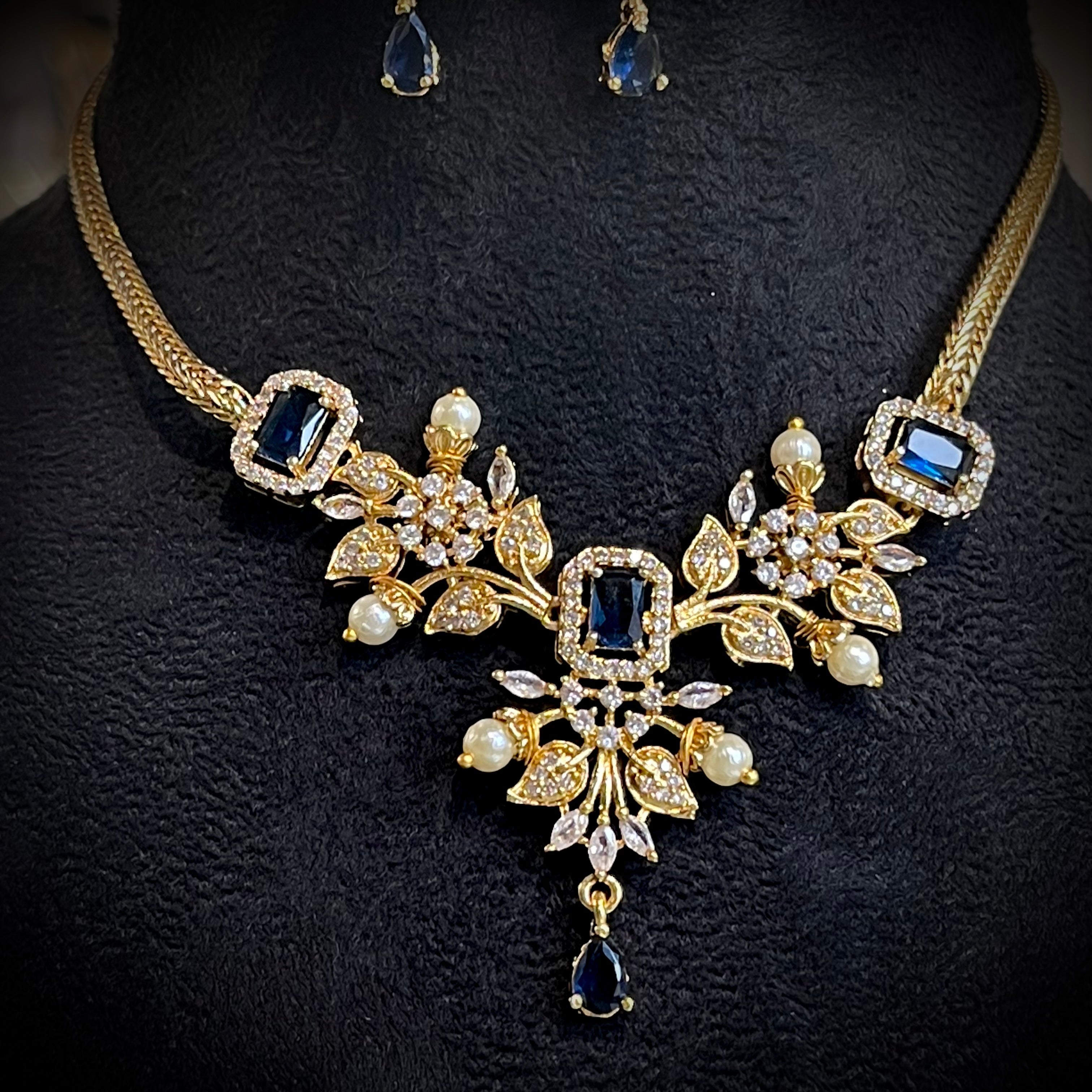 Elegant Luxe Stone Floral Necklace Set