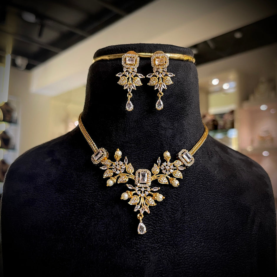 Elegant Luxe Stone Floral Necklace Set