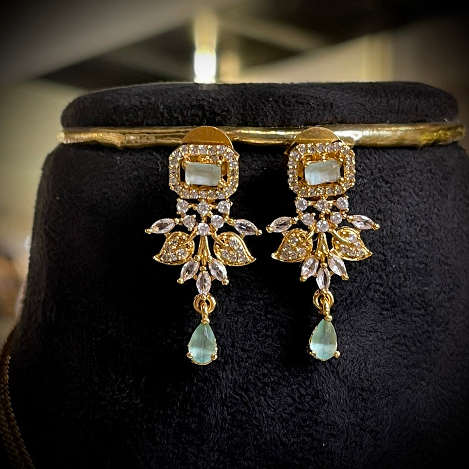 Elegant Luxe Stone Floral Necklace Set