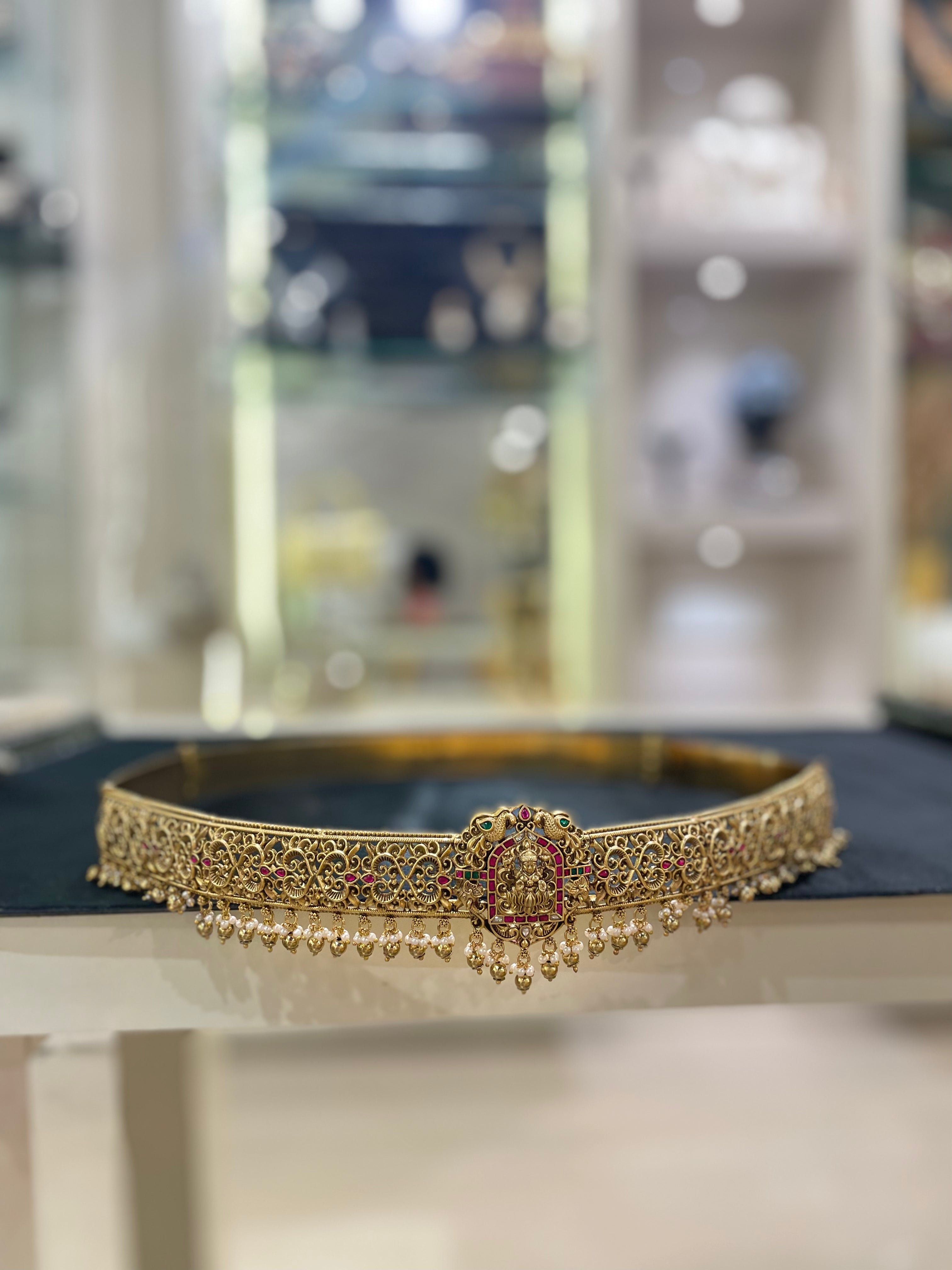 Gold necklace with decorative