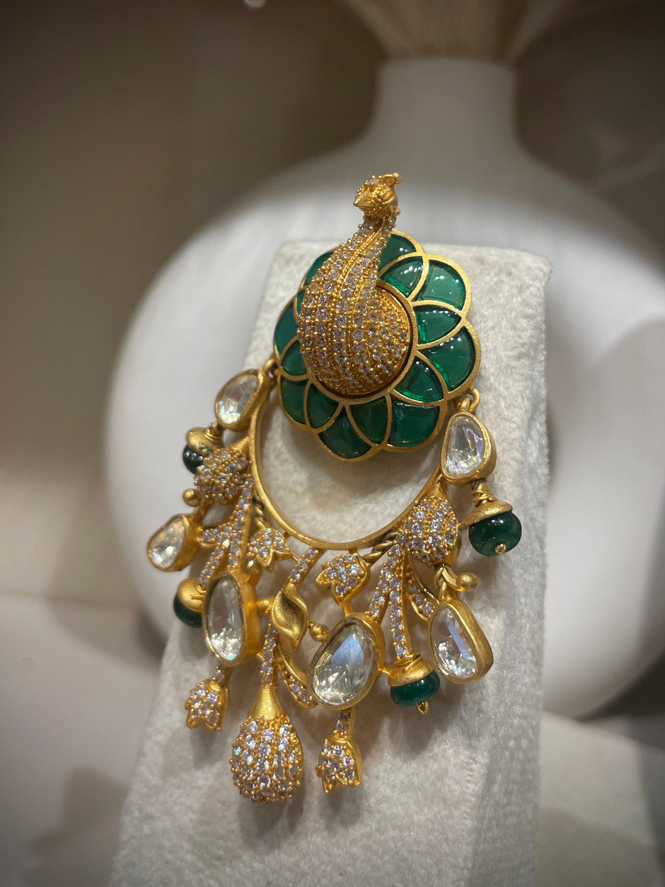 Emerald Dancing Peacock Choker Set