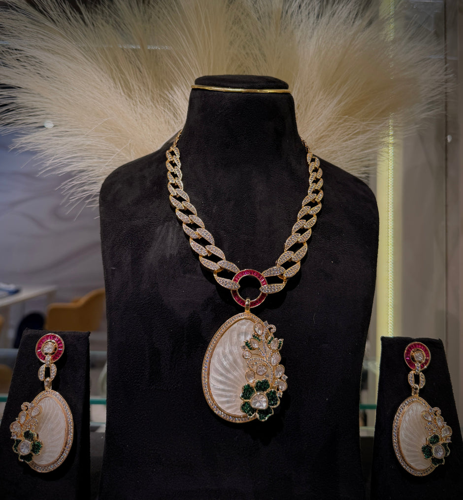 Aristocratic Mother of Pearl Statement Necklace Set