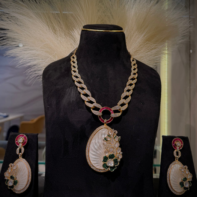 Aristocratic Mother of Pearl Statement Necklace Set