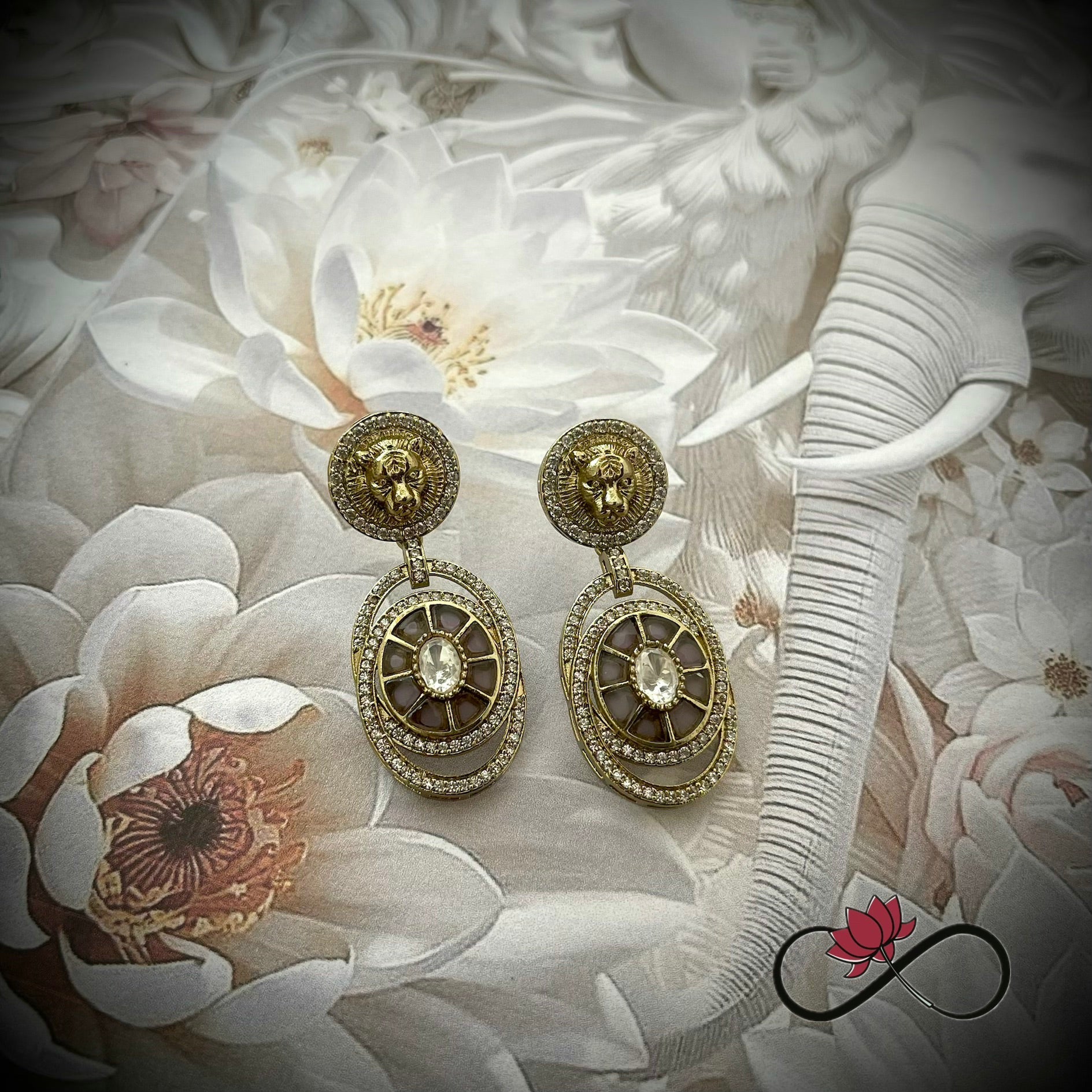 Regal Antique Oval Dangler Earrings Set