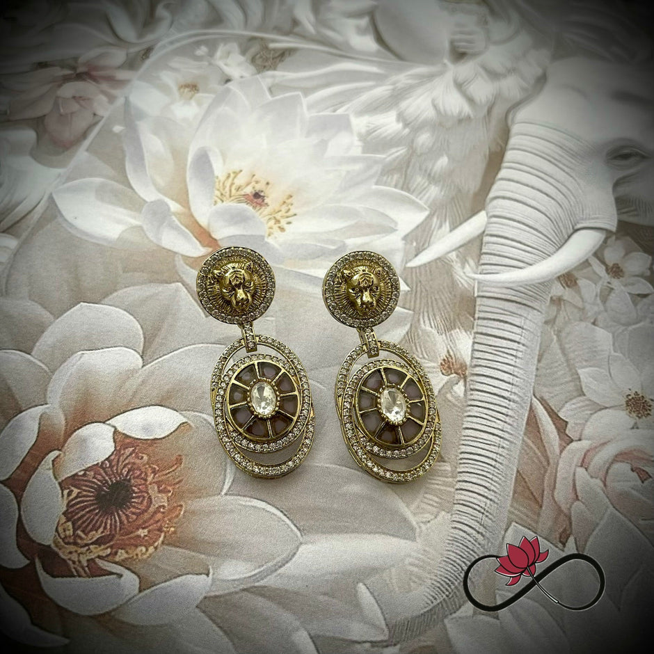 Regal Antique Oval Dangler Earrings Set