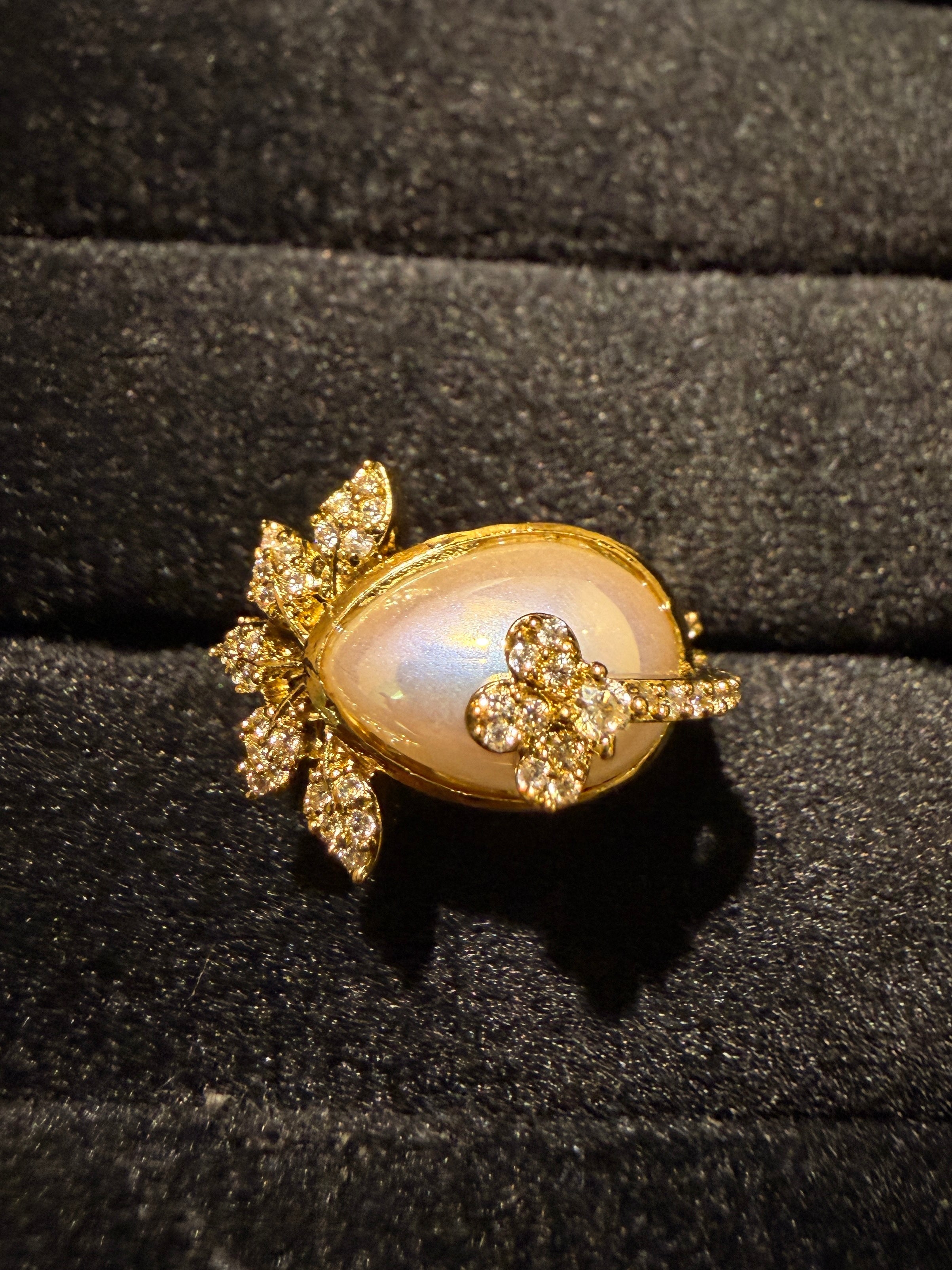 Pearl‑Glow Floral Couture Ring