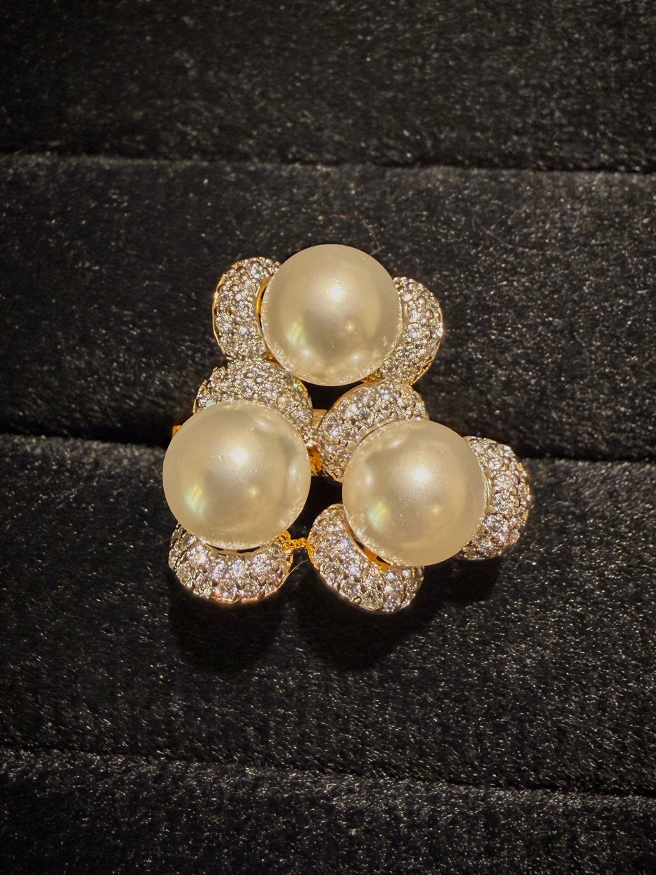 Royal Triple Pearl Cluster Ring
