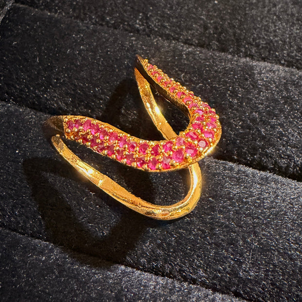 Elegant Curved Pavé Stone Ring