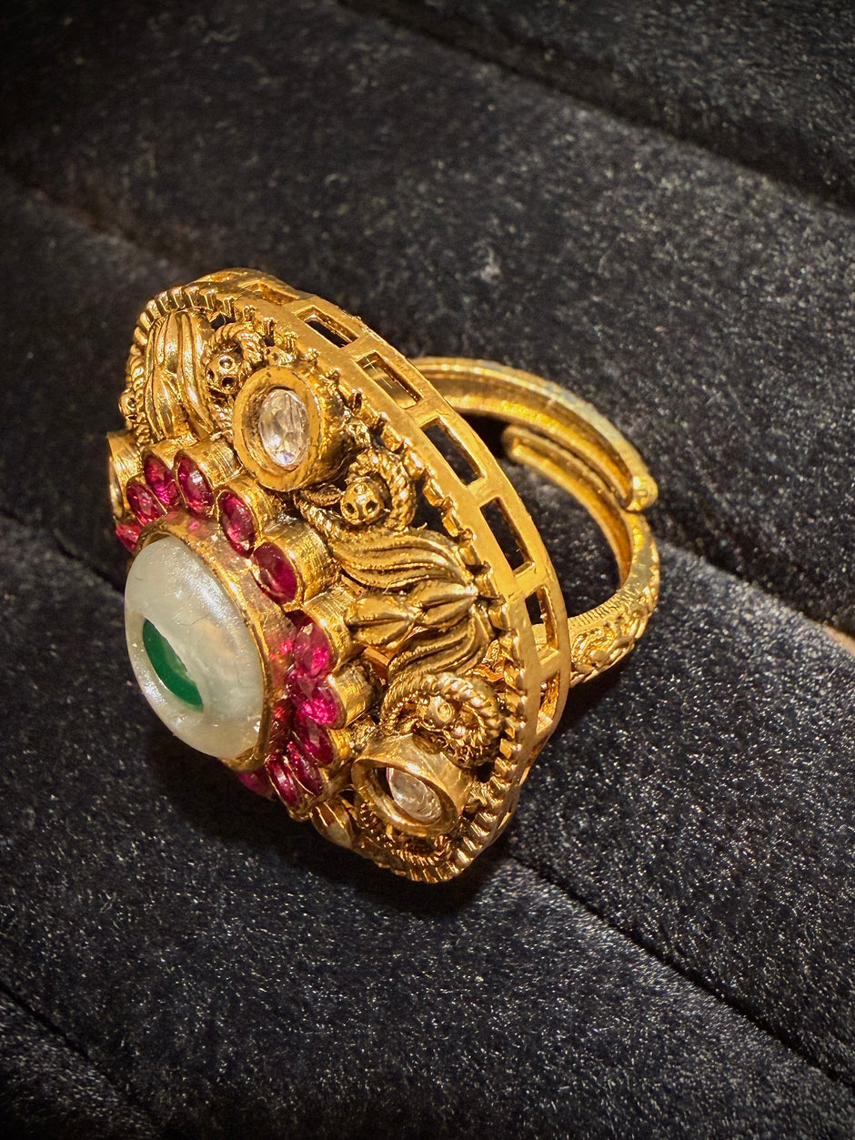 Vintage Floral Green & Red Stone Ring