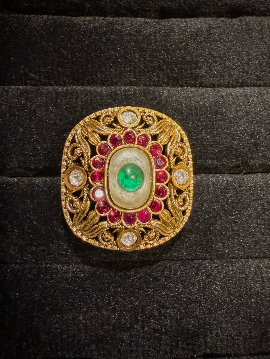 Vintage Floral Green & Red Stone Ring