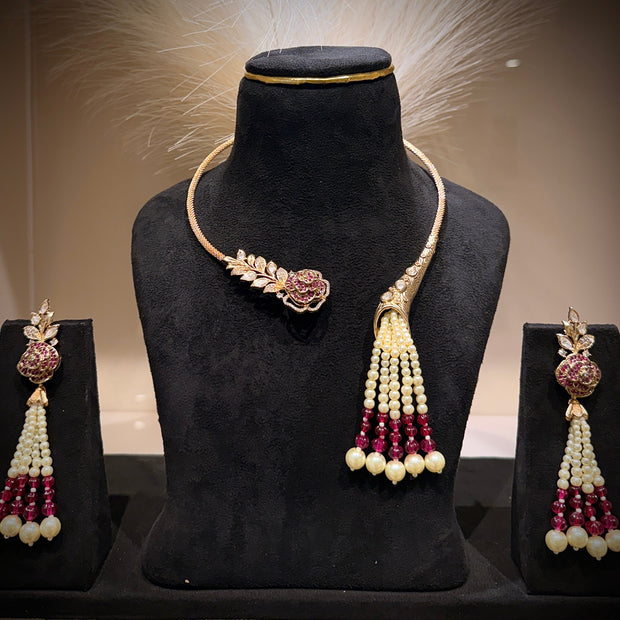 Luxe Pearl Tassel Rose Hasli Choker Set
