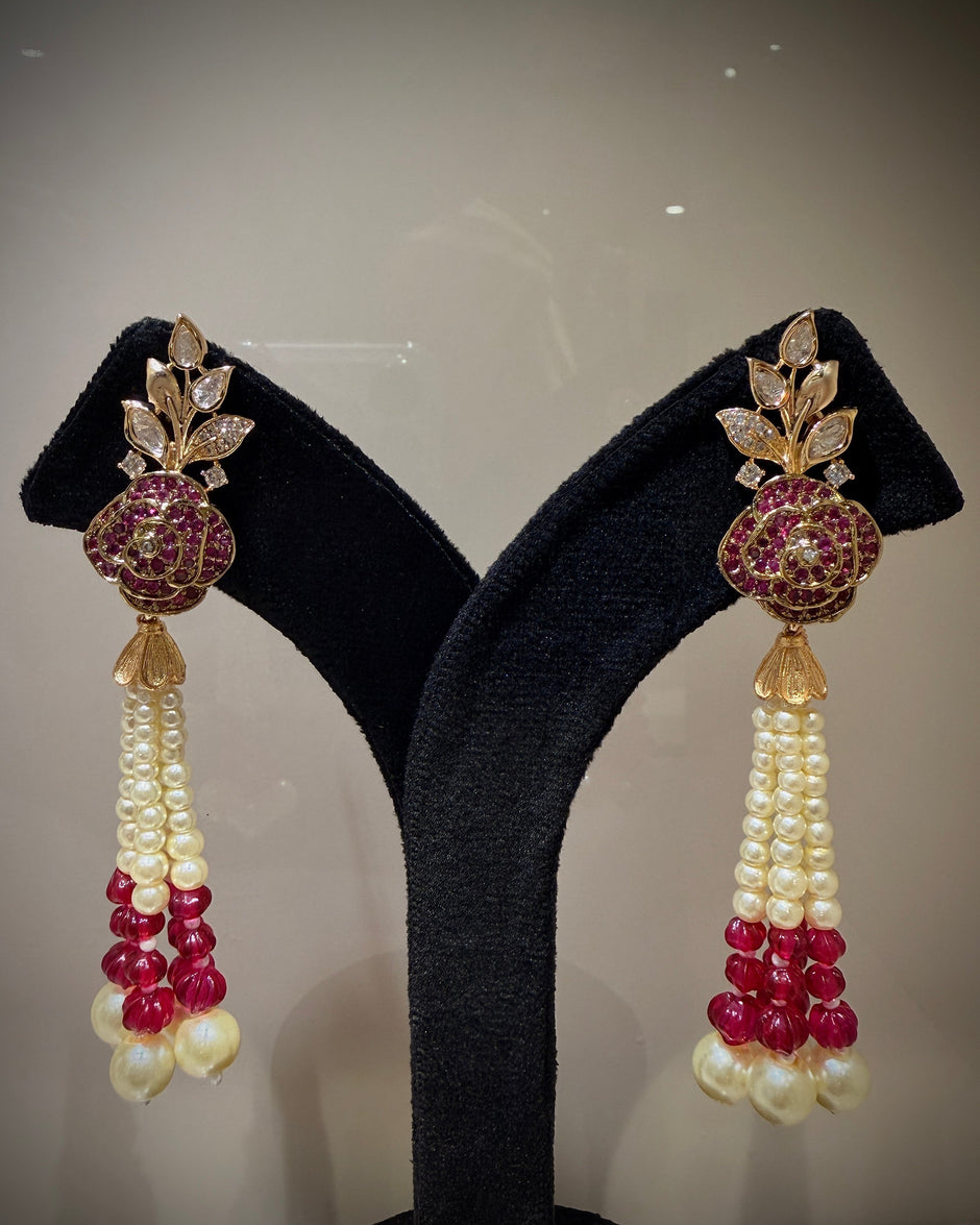 Luxe Pearl Tassel Rose Hasli Choker Set
