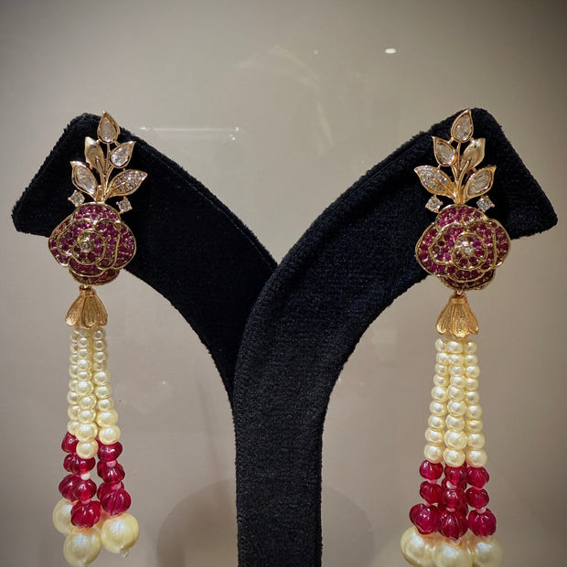 Luxe Pearl Tassel Rose Hasli Choker Set