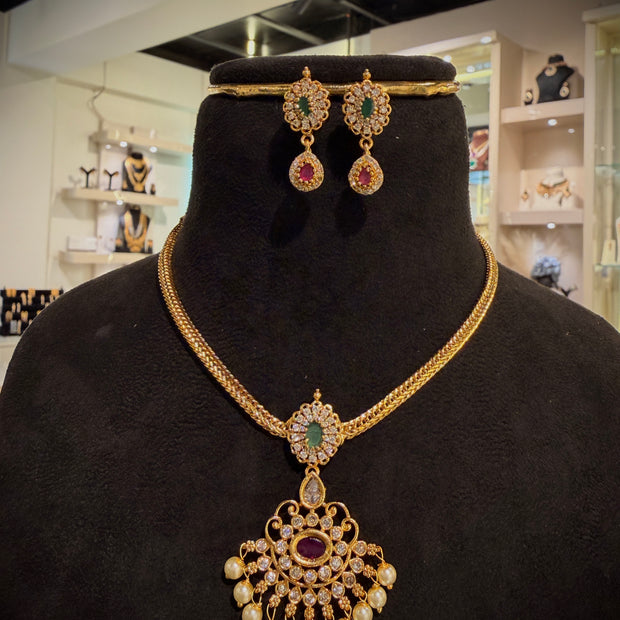 Ruby‑Green Pearl Fan Necklace Set