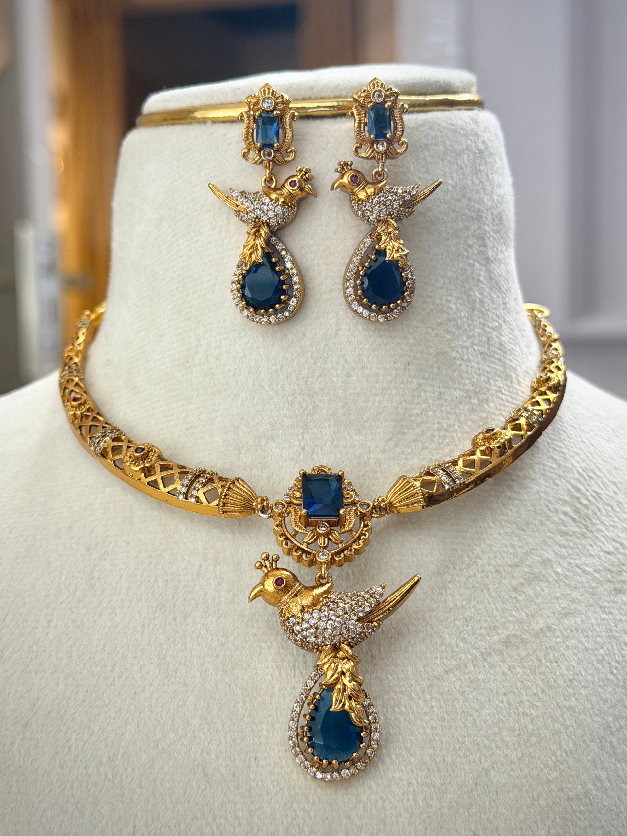 Elegant Peacock Motif Necklace Set