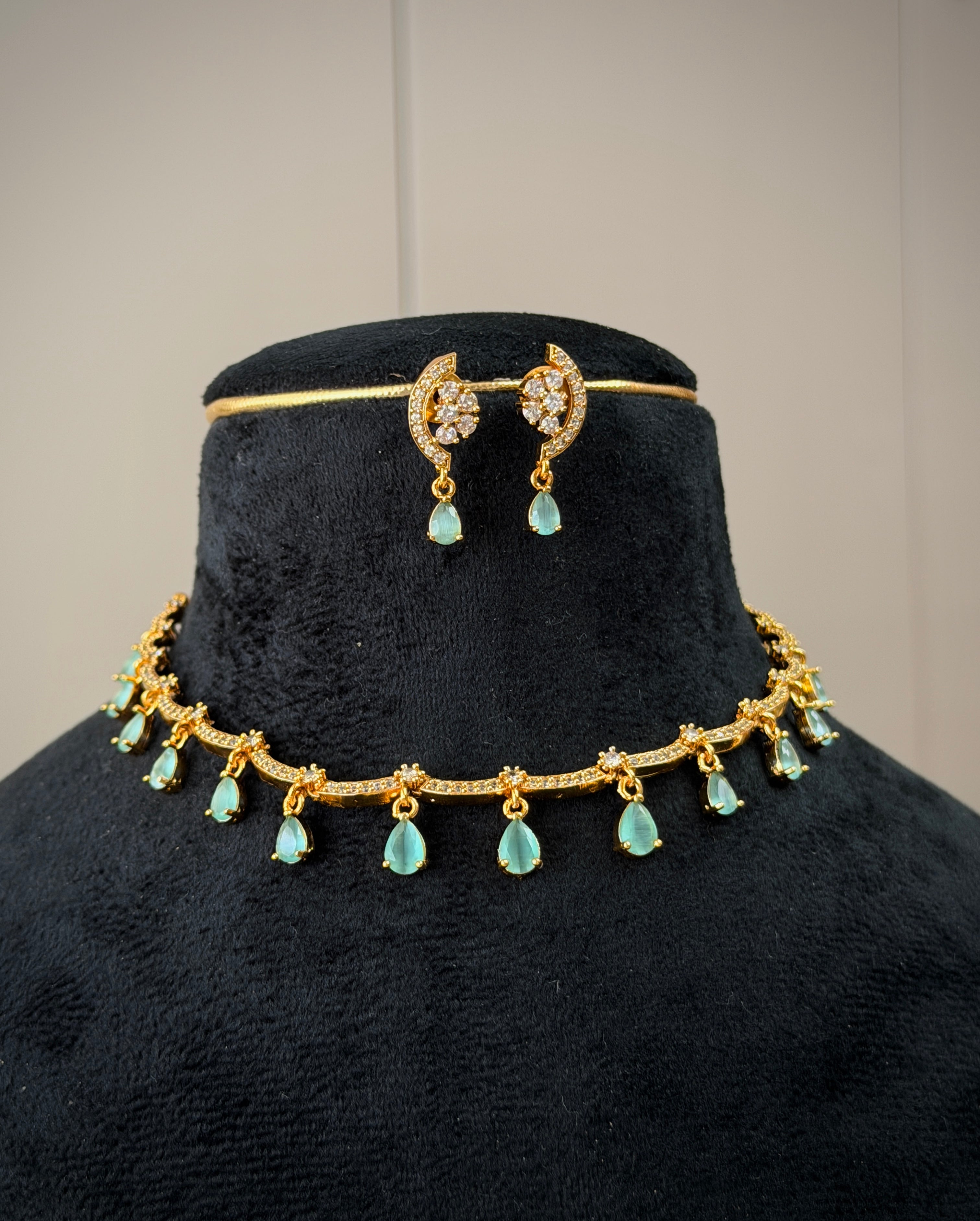 Tear Drop Stone Choker Necklace Set