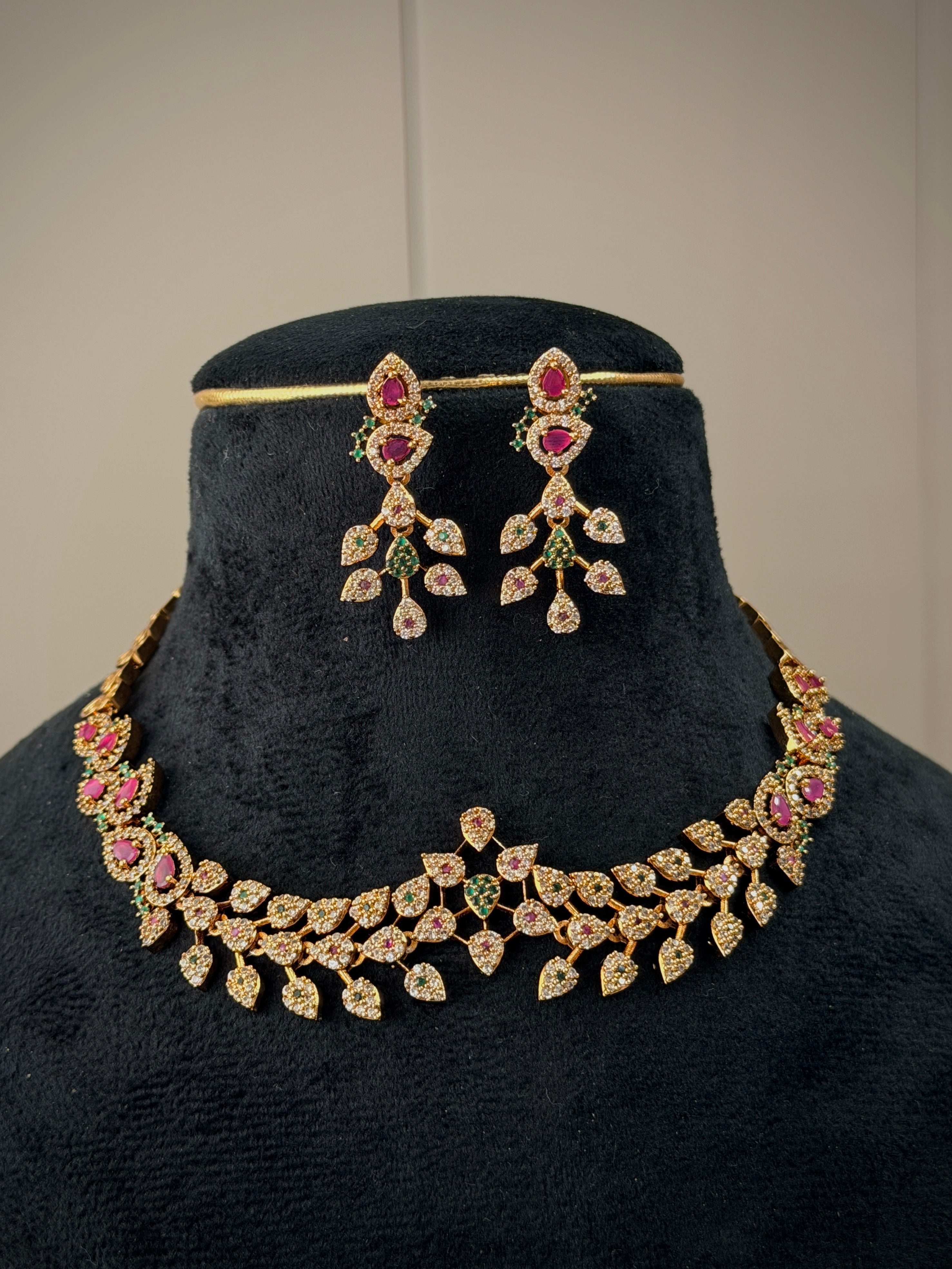 Ruby Green Leaf Necklace Set
