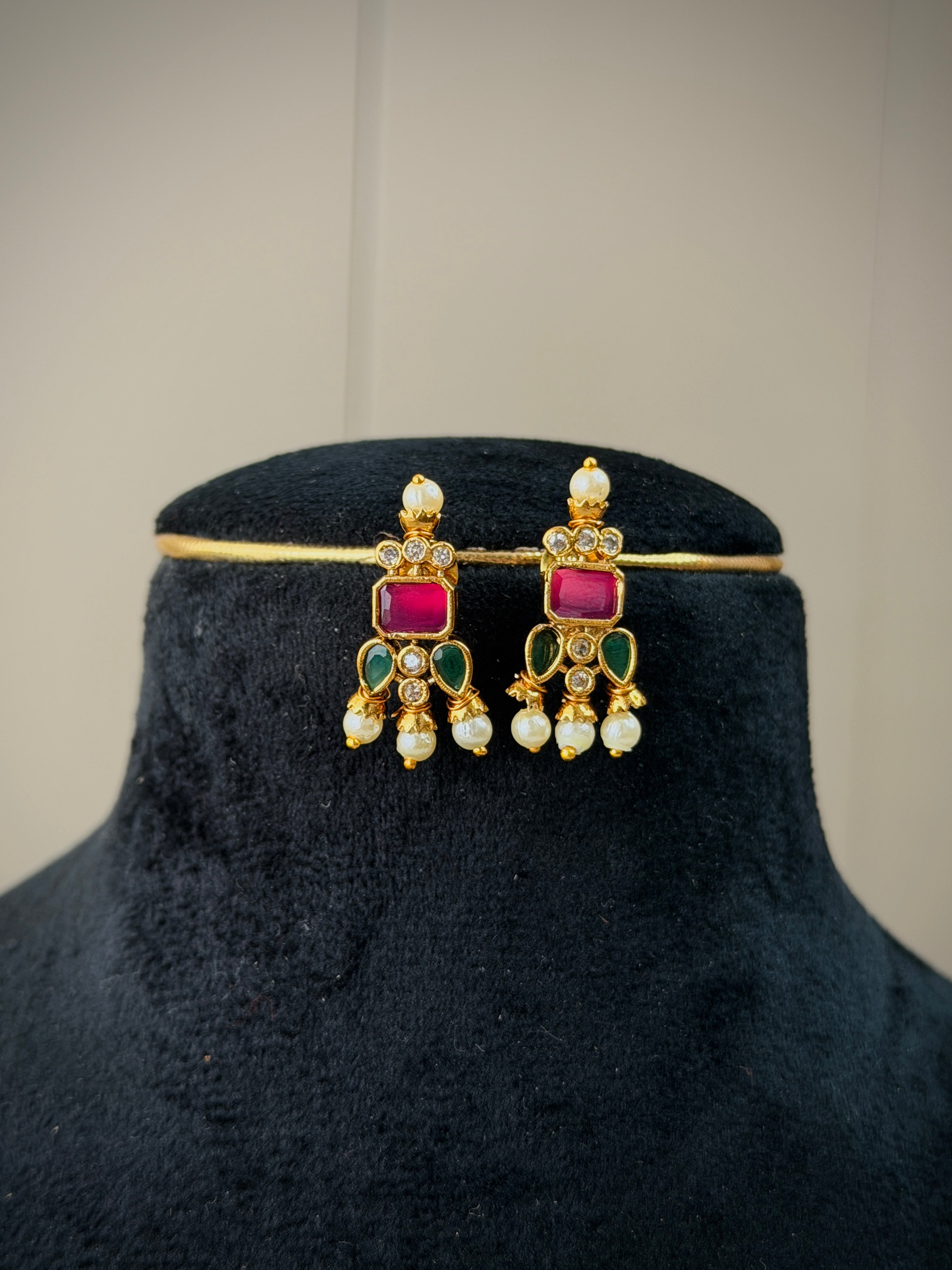 Elegant Ruby Green Pearl Choker Necklace Set