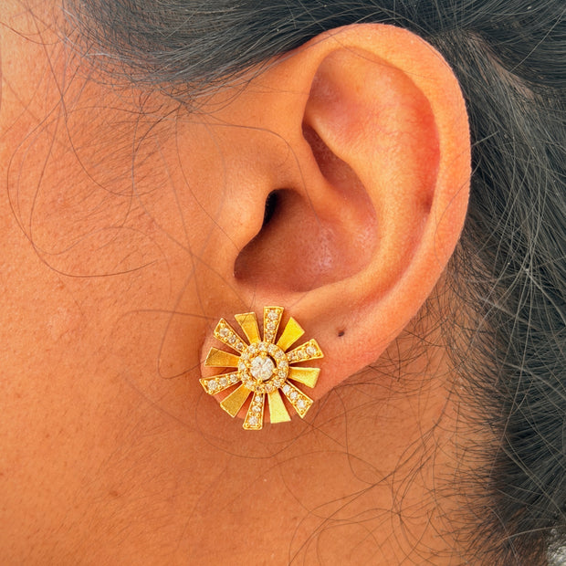 Golden Flower Sunburst Necklace Set