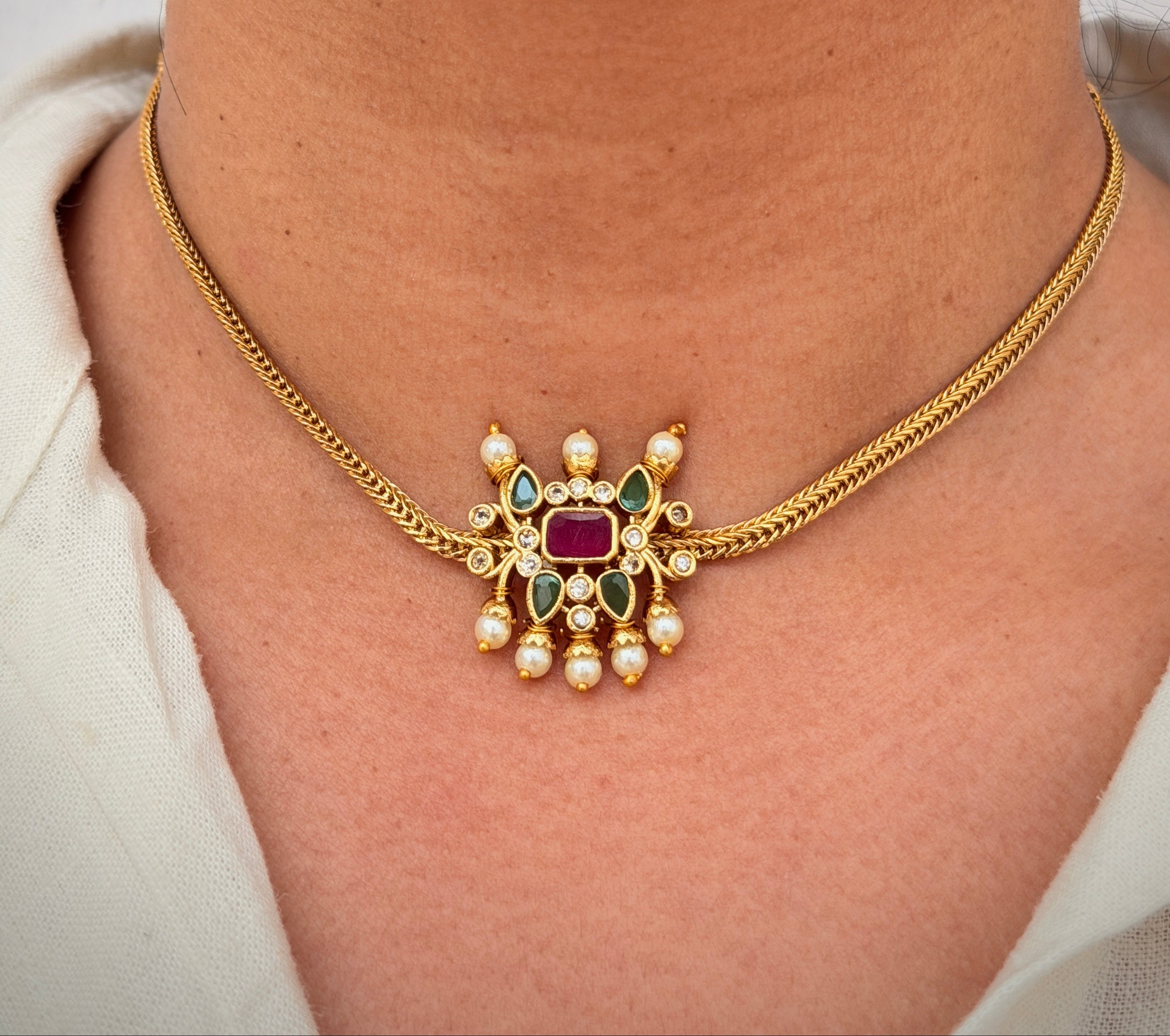Elegant Ruby Green Pearl Choker Necklace Set