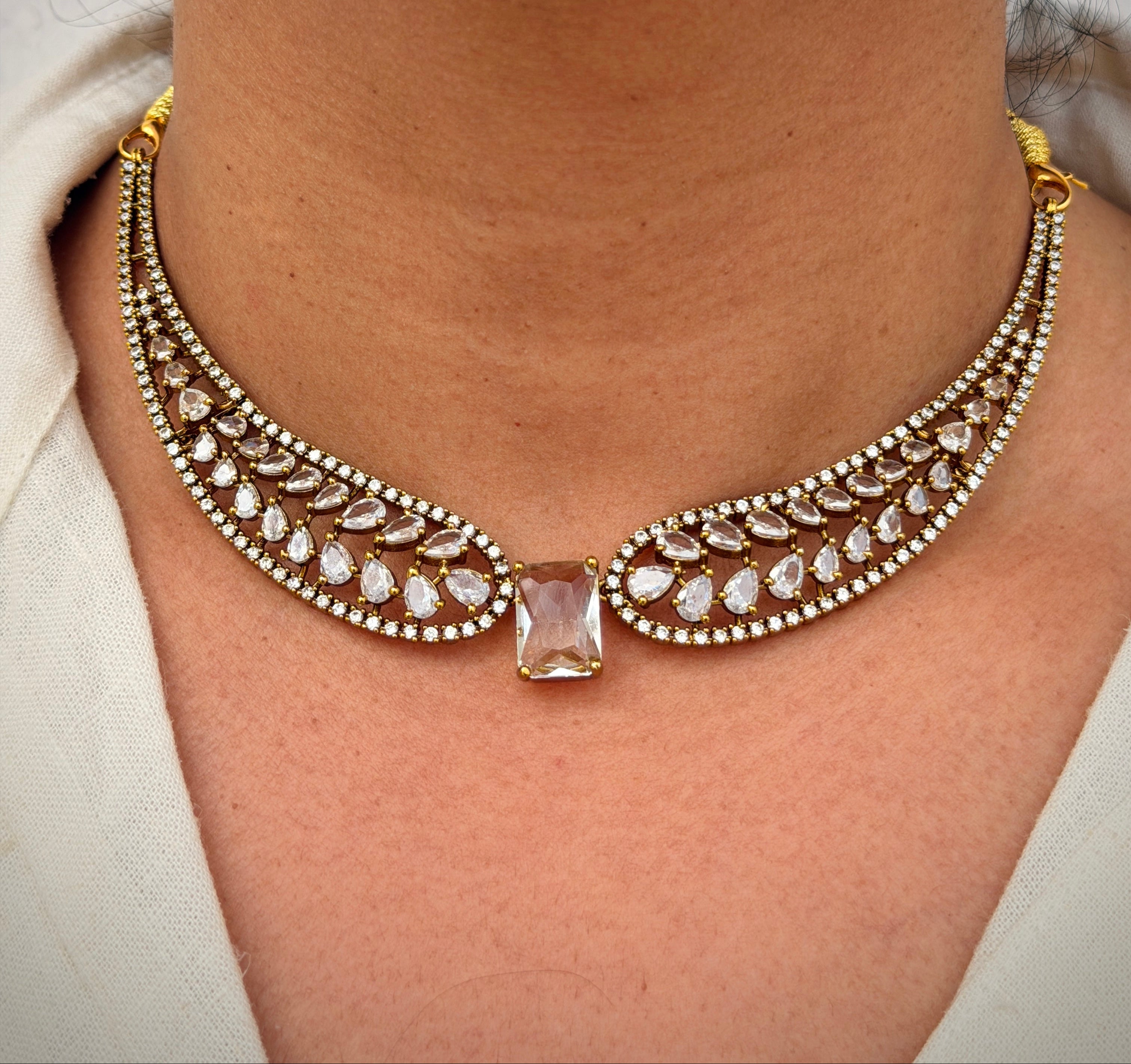 Center Stone Hasli Necklace Set