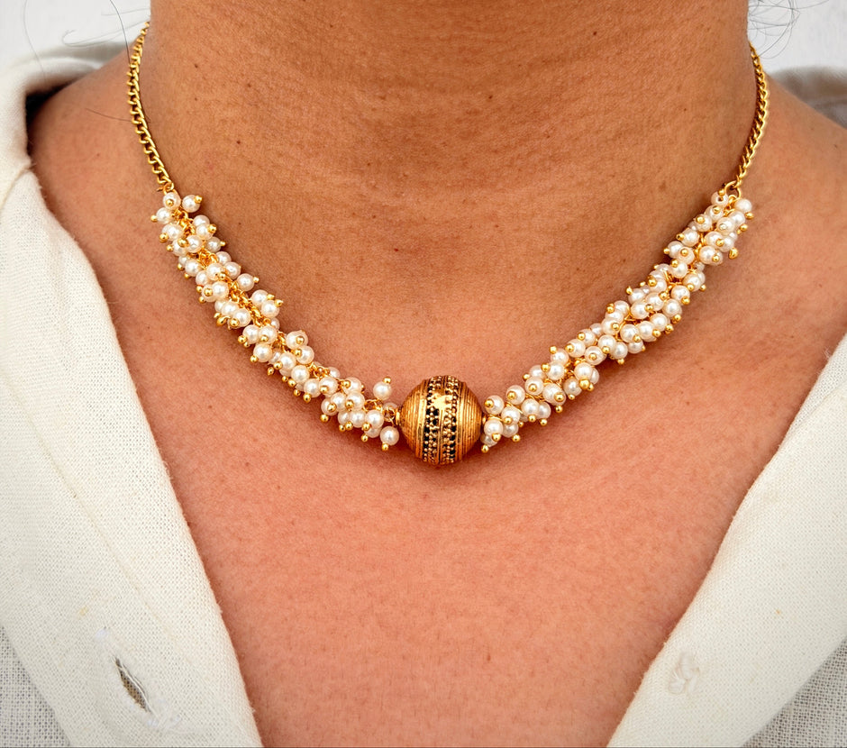 Clustered Pearl Necklace Set