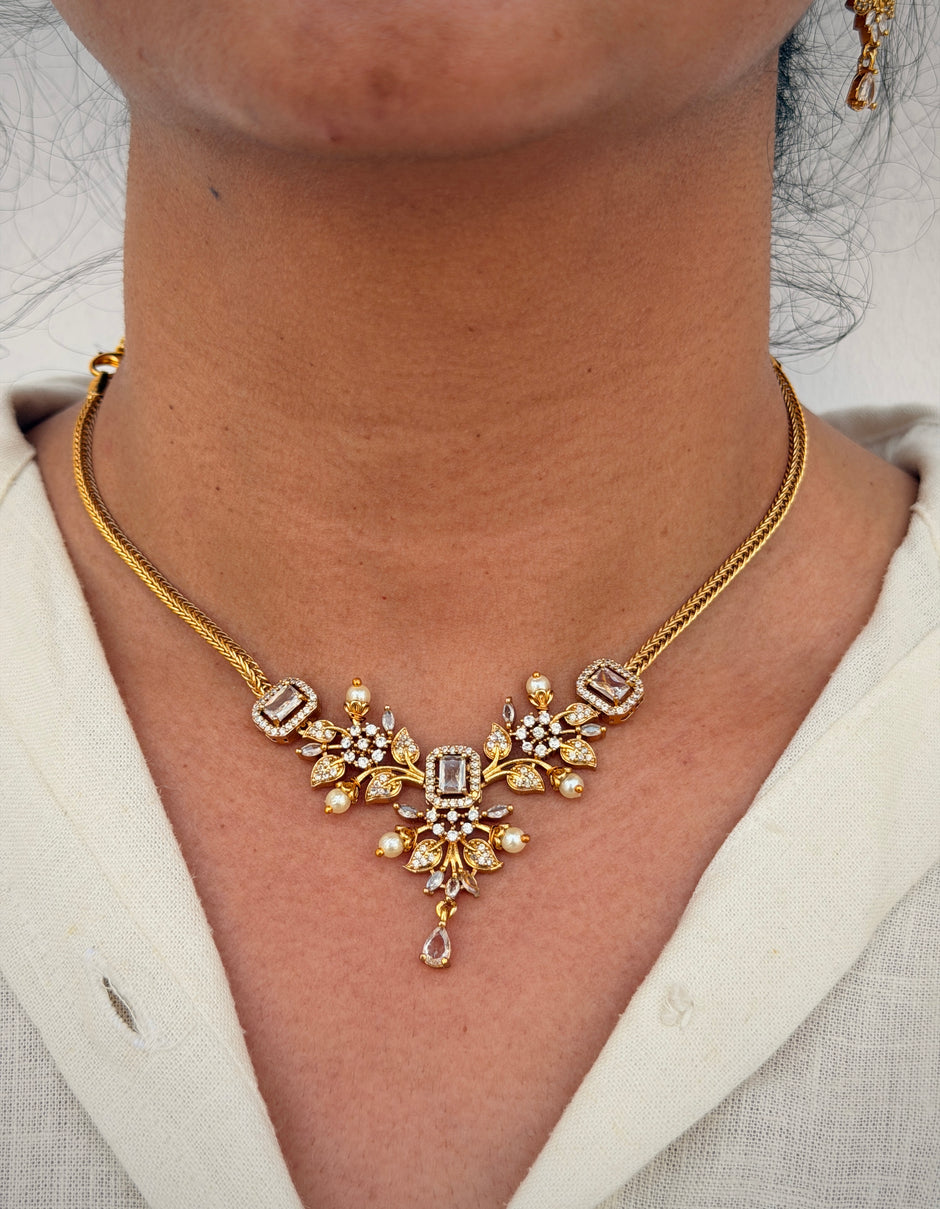 Elegant Luxe Stone Floral Necklace Set