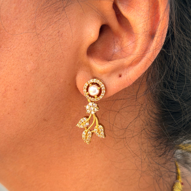 Pearl & Stone Leave Necklace Set