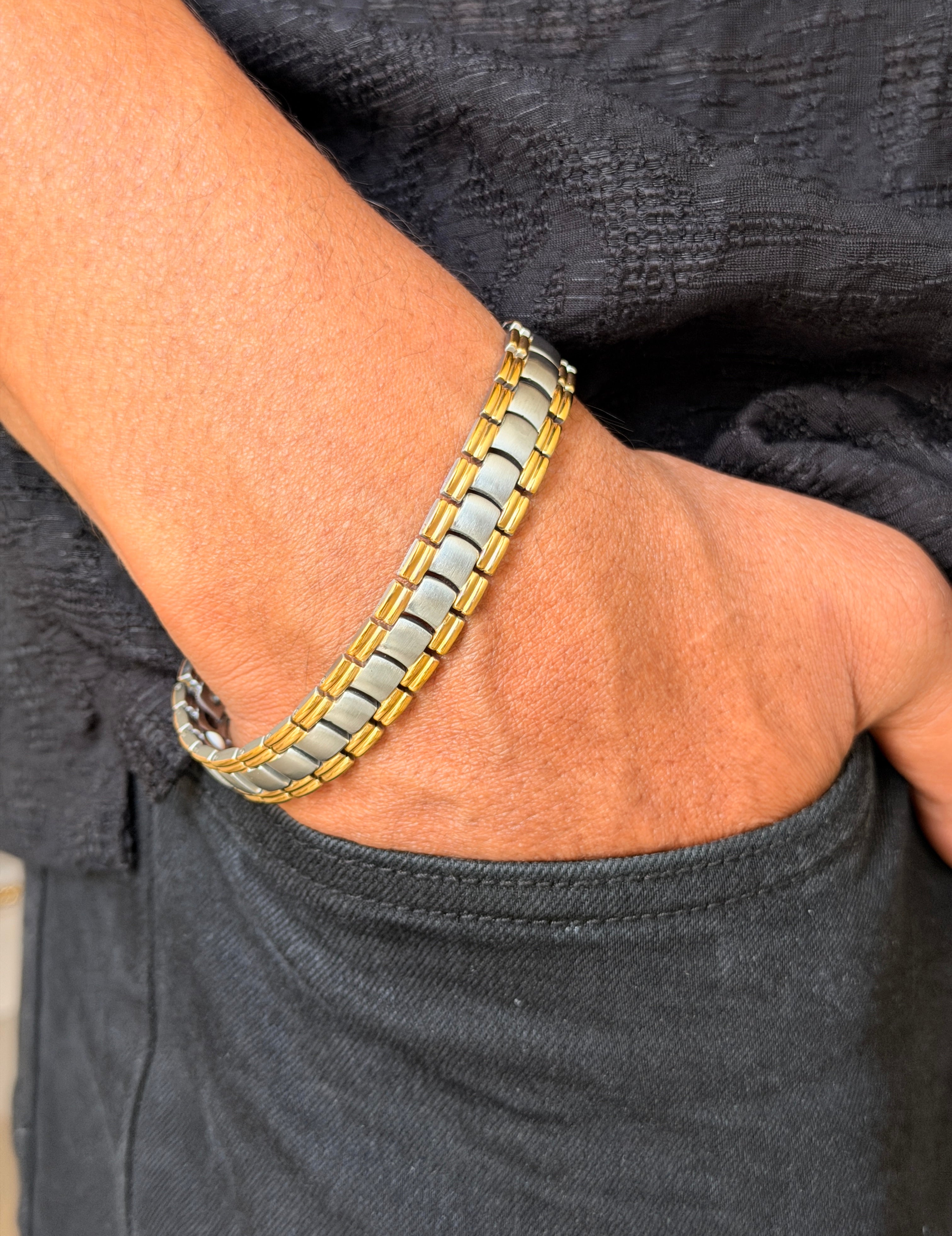 Dual‑Tone Men's Smooth Link Bracelet
