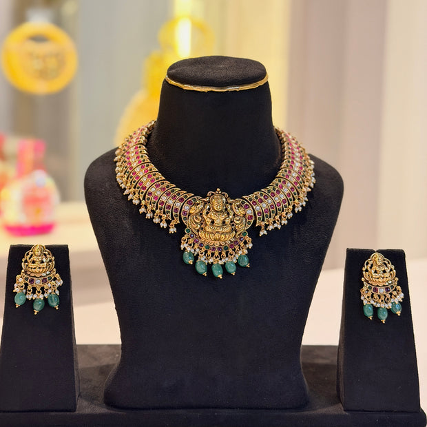 Crescent Temple Choker Necklace Set