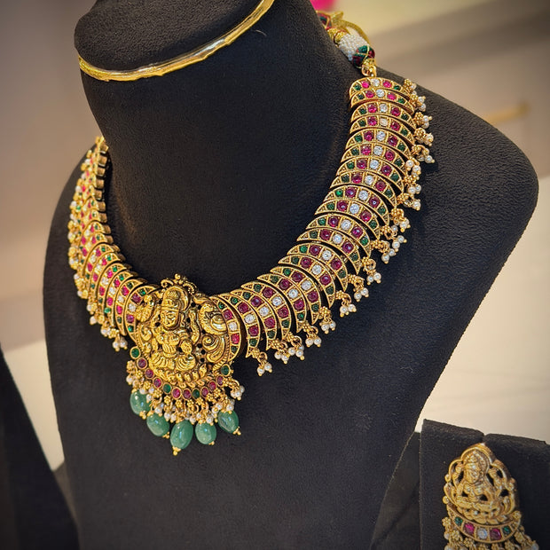 Crescent Temple Choker Necklace Set