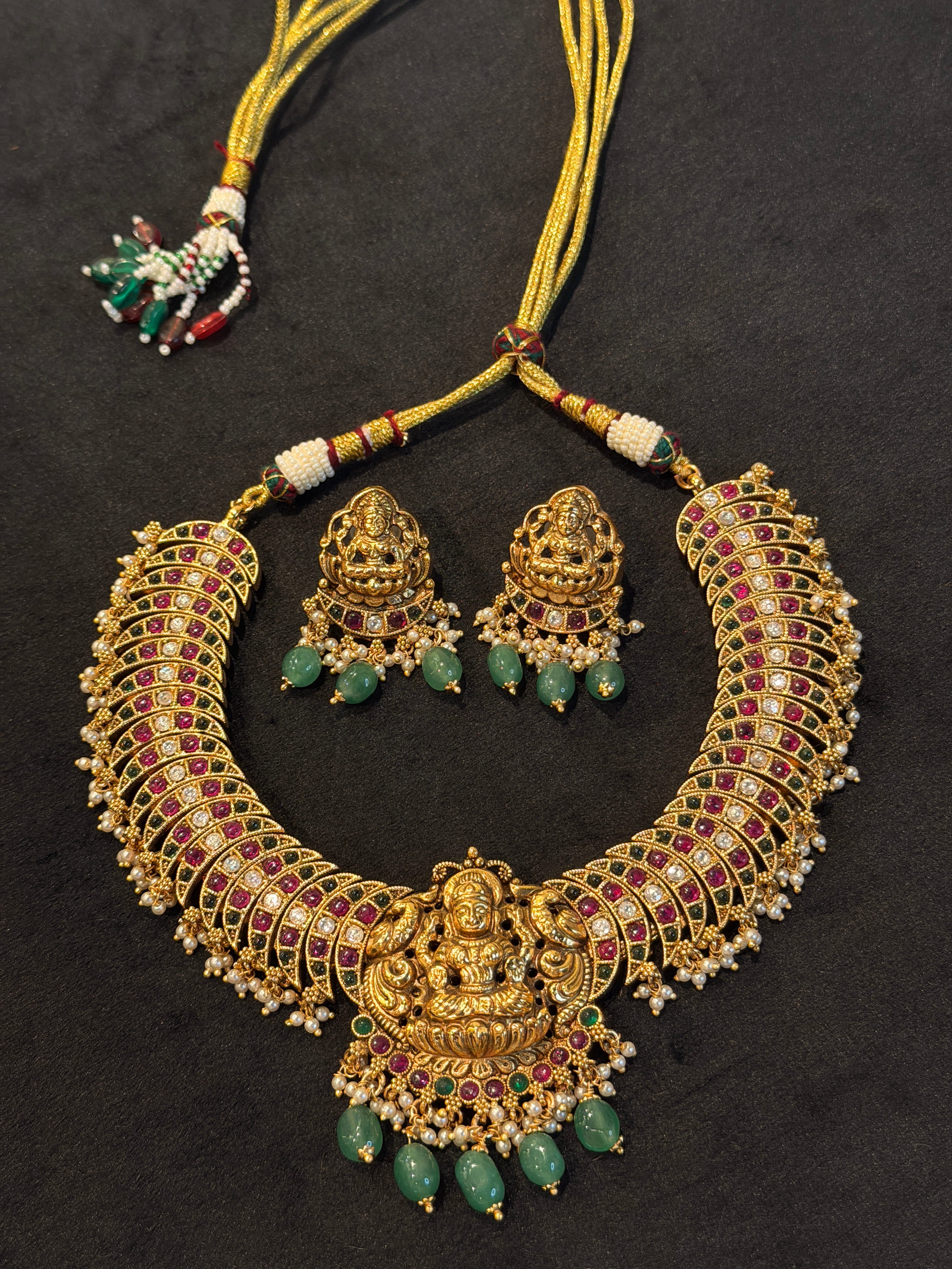 Crescent Temple Choker Necklace Set