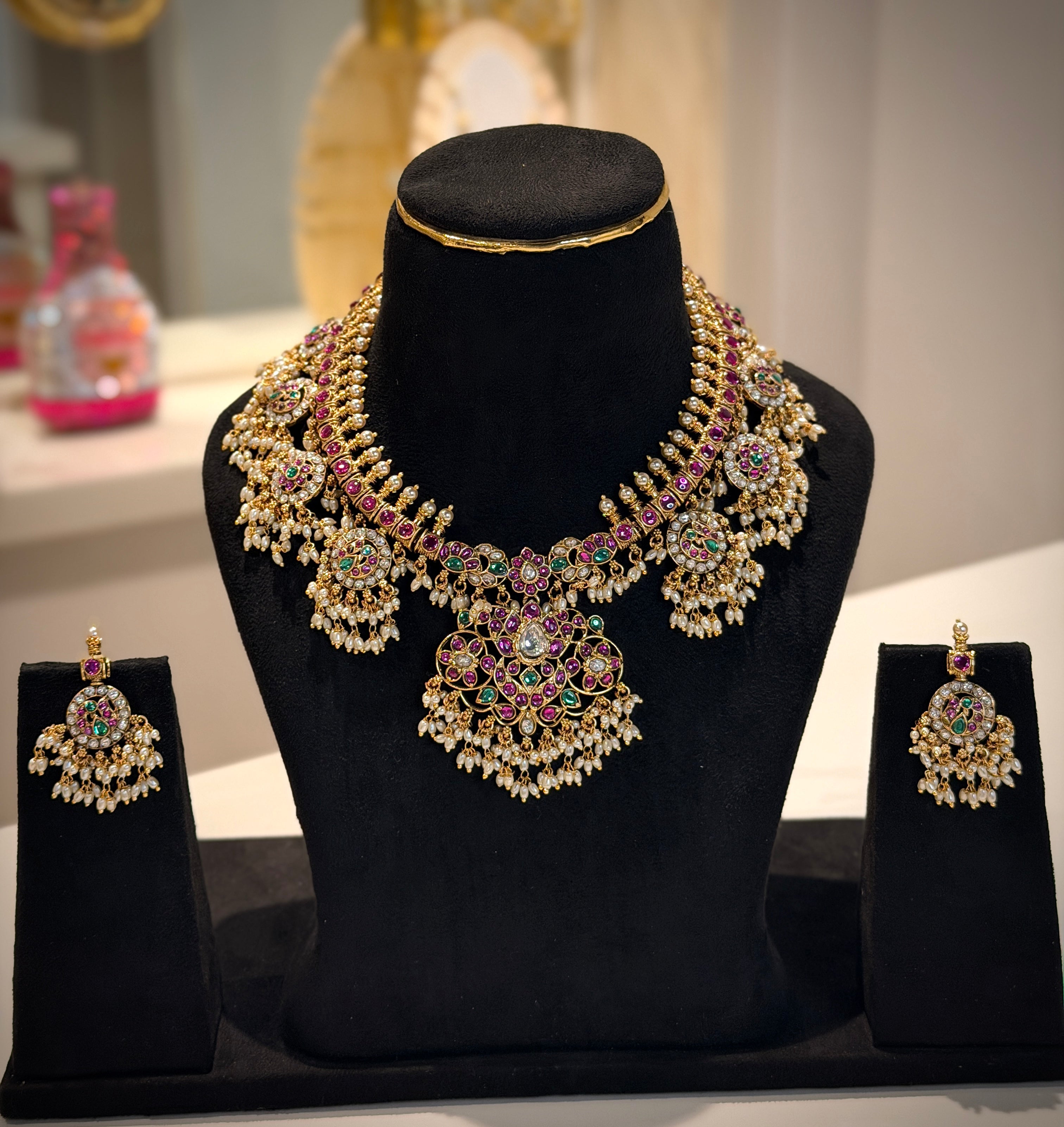 Guttapusalu Grand Choker Necklace Set