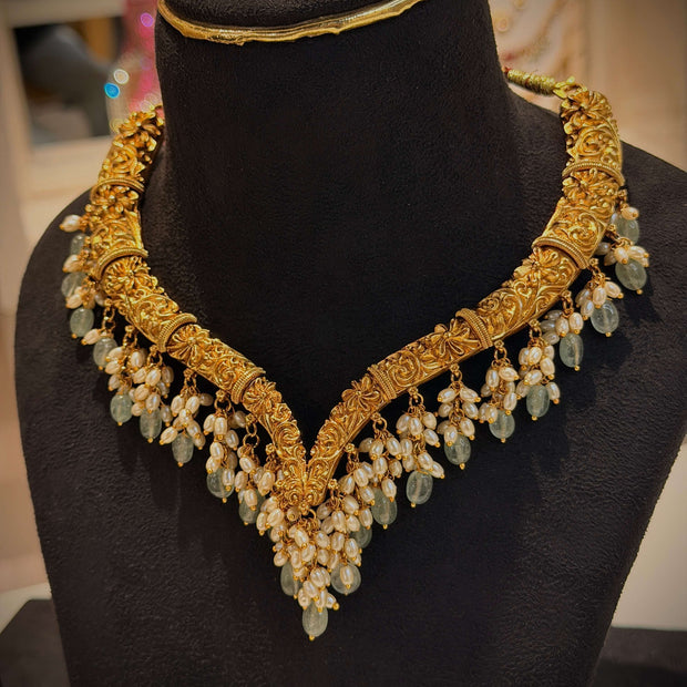 Carved with Bead & Jade Drops Hasli Necklace Set