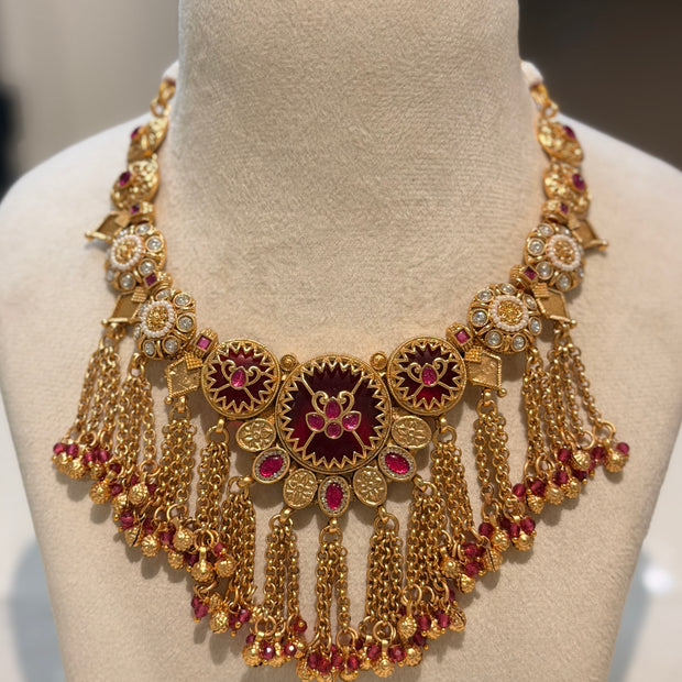 Rajwadi Red Stone Gungroo Choker Necklace Set