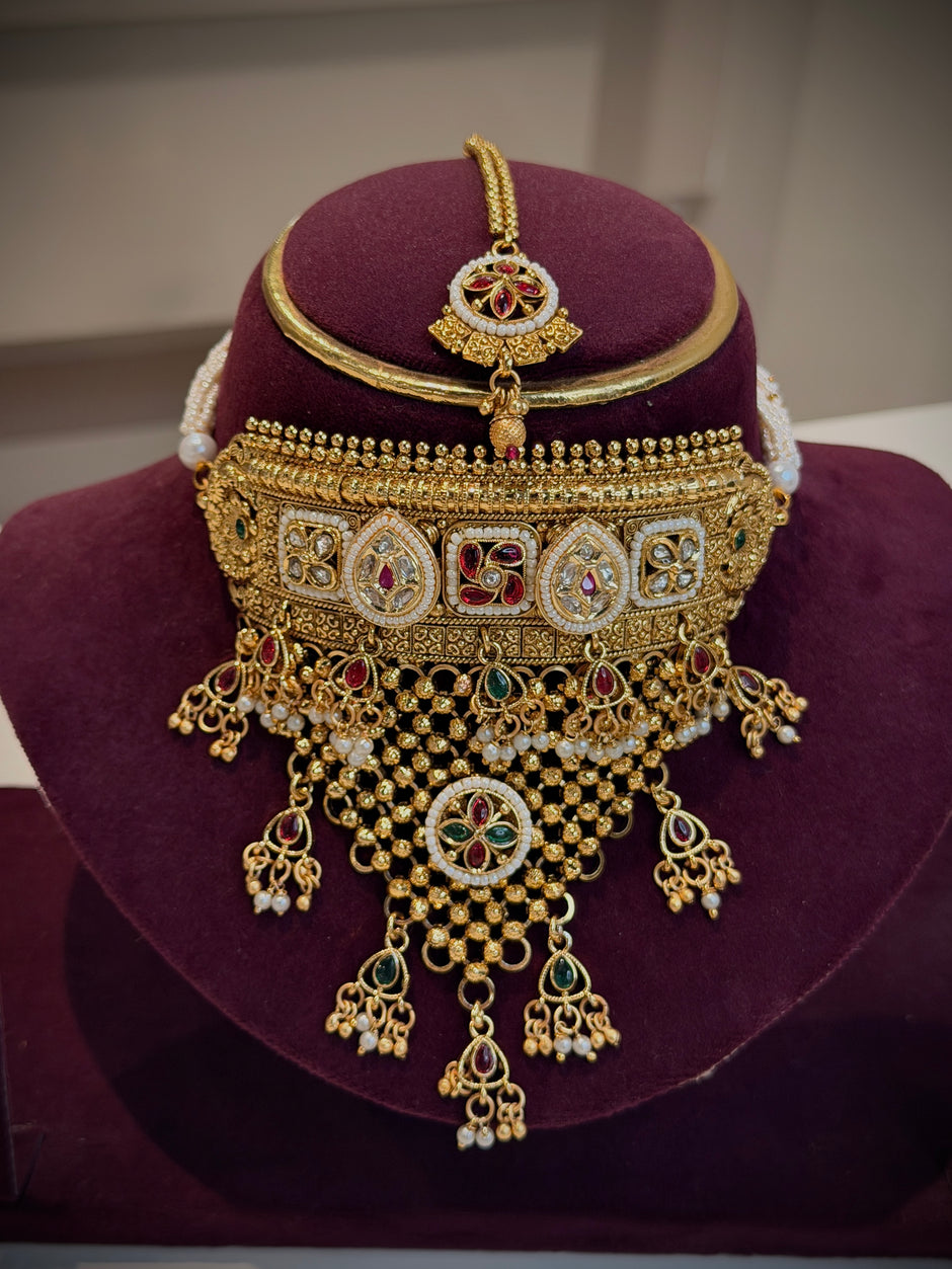 Pachi Kundan Netted Choker Necklace Set (with Maag Tikka)