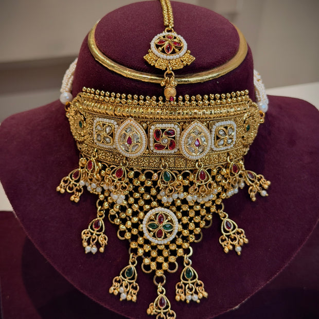 Pachi Kundan Netted Choker Necklace Set (with Maag Tikka)