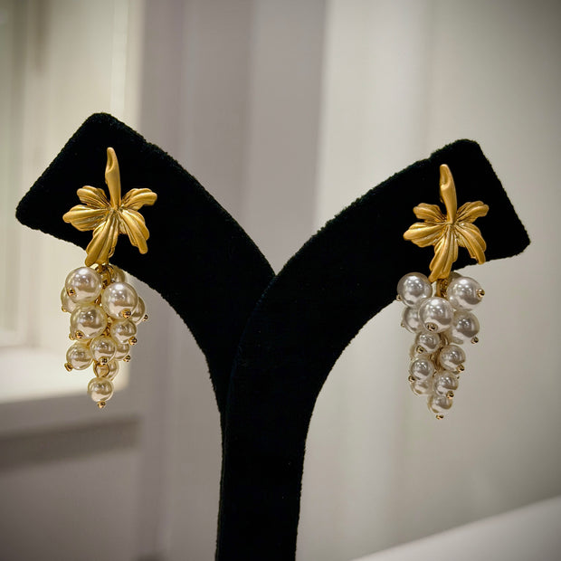Gold Flower Pearl Grape Earrings Set
