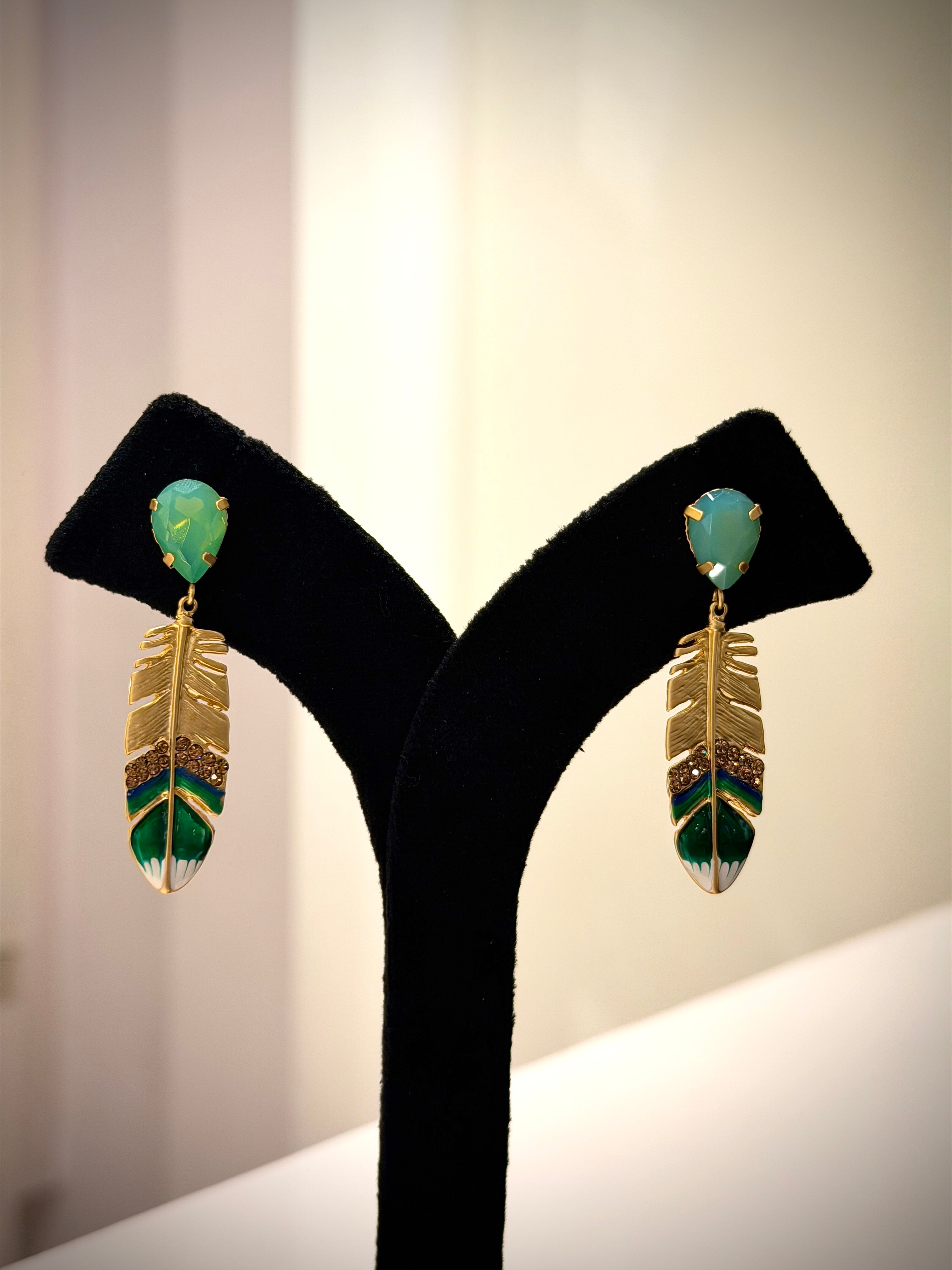 Gold Safire Feather Dangler Earrings Set