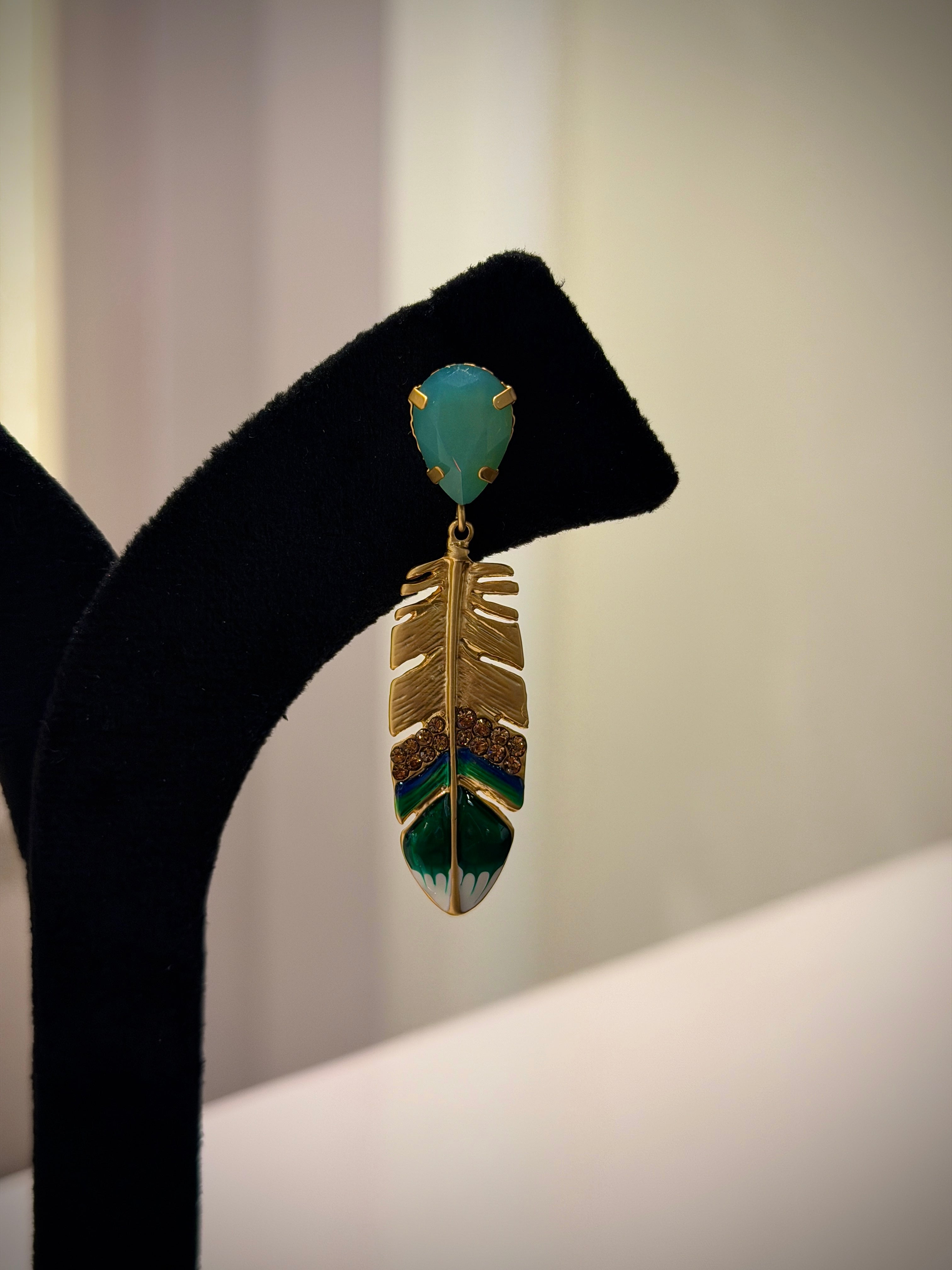 Gold Safire Feather Dangler Earrings Set