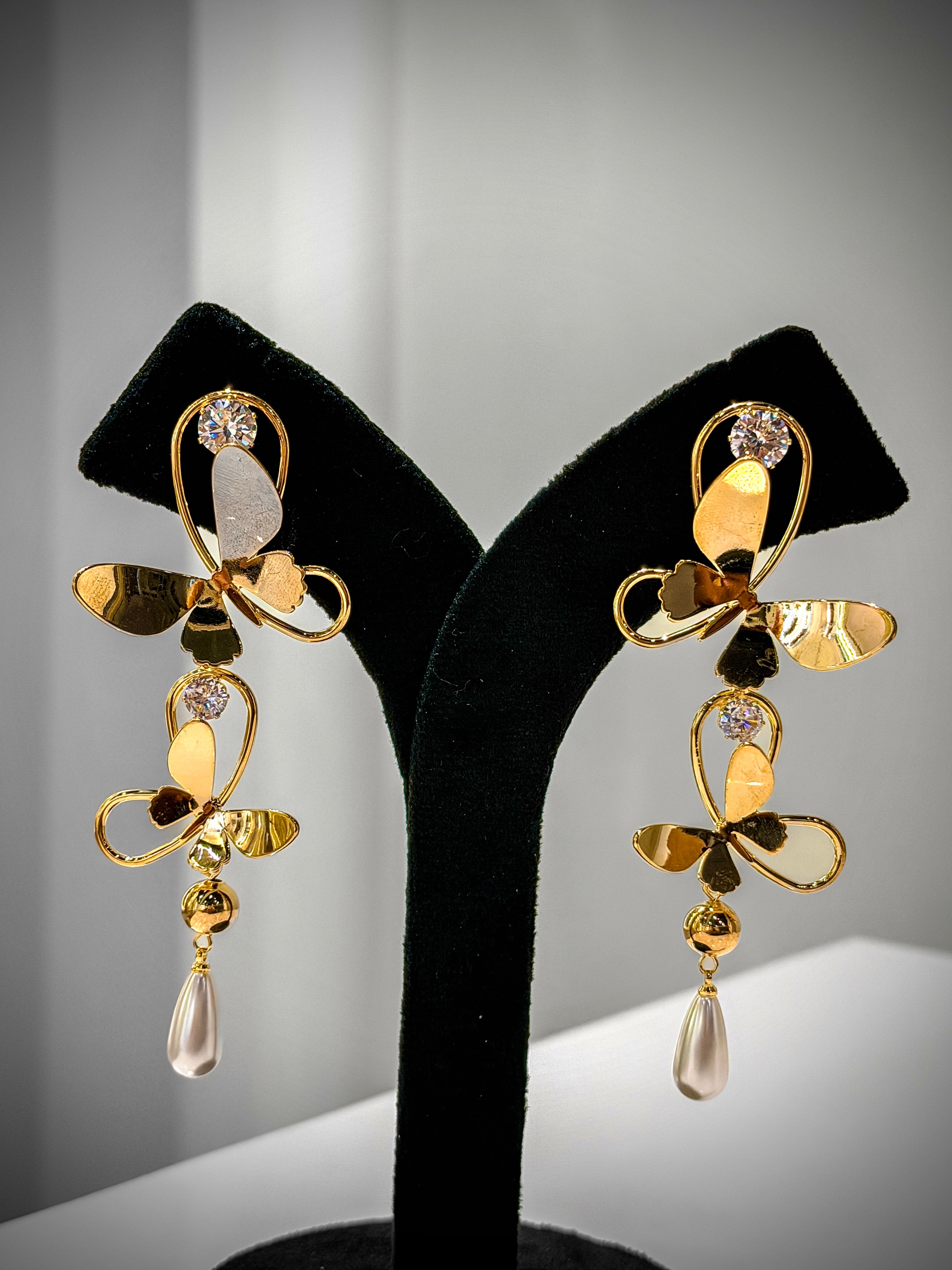 Gold Floral Drop Pearl Earrings Set