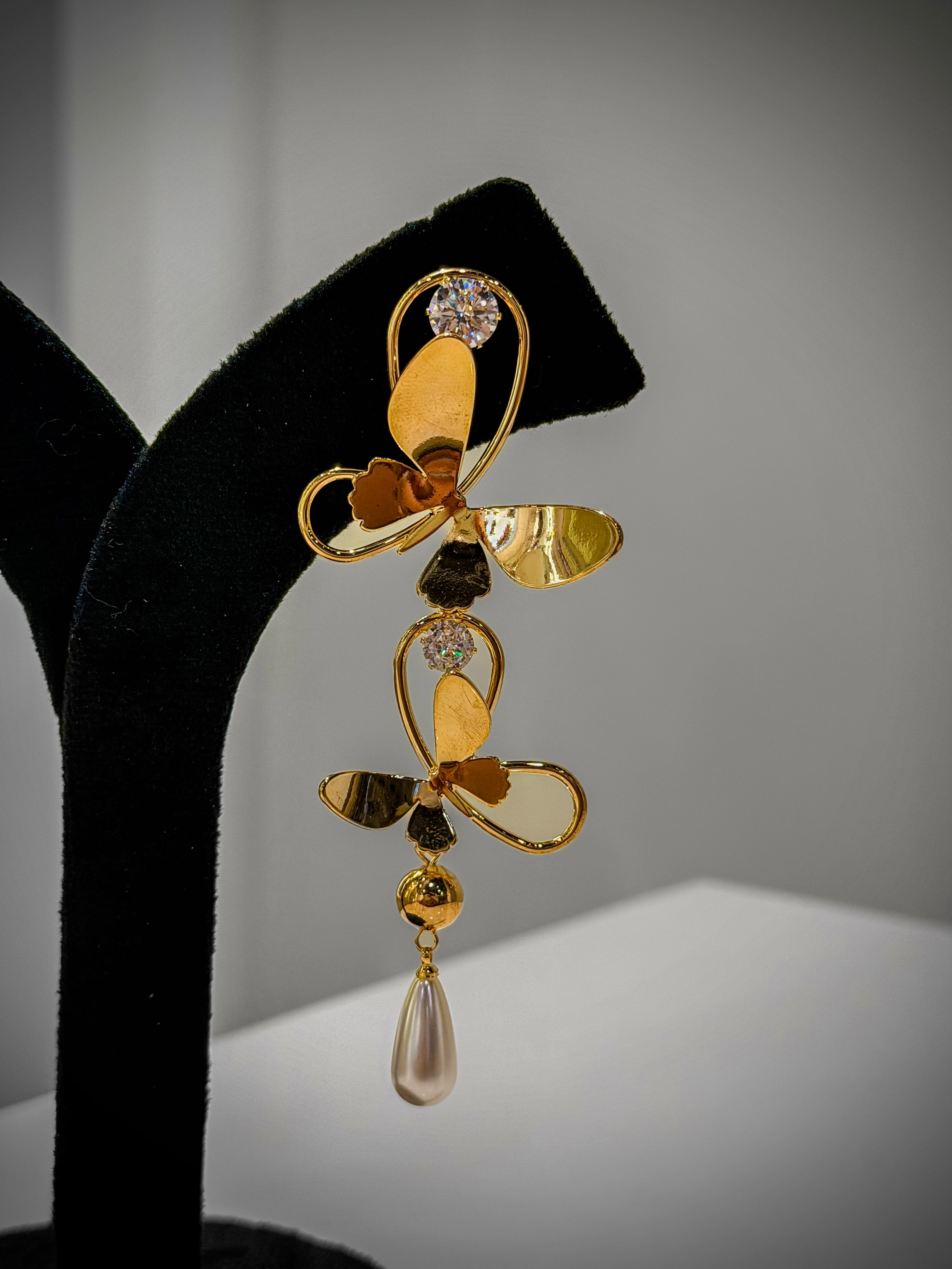 Gold Floral Drop Pearl Earrings Set