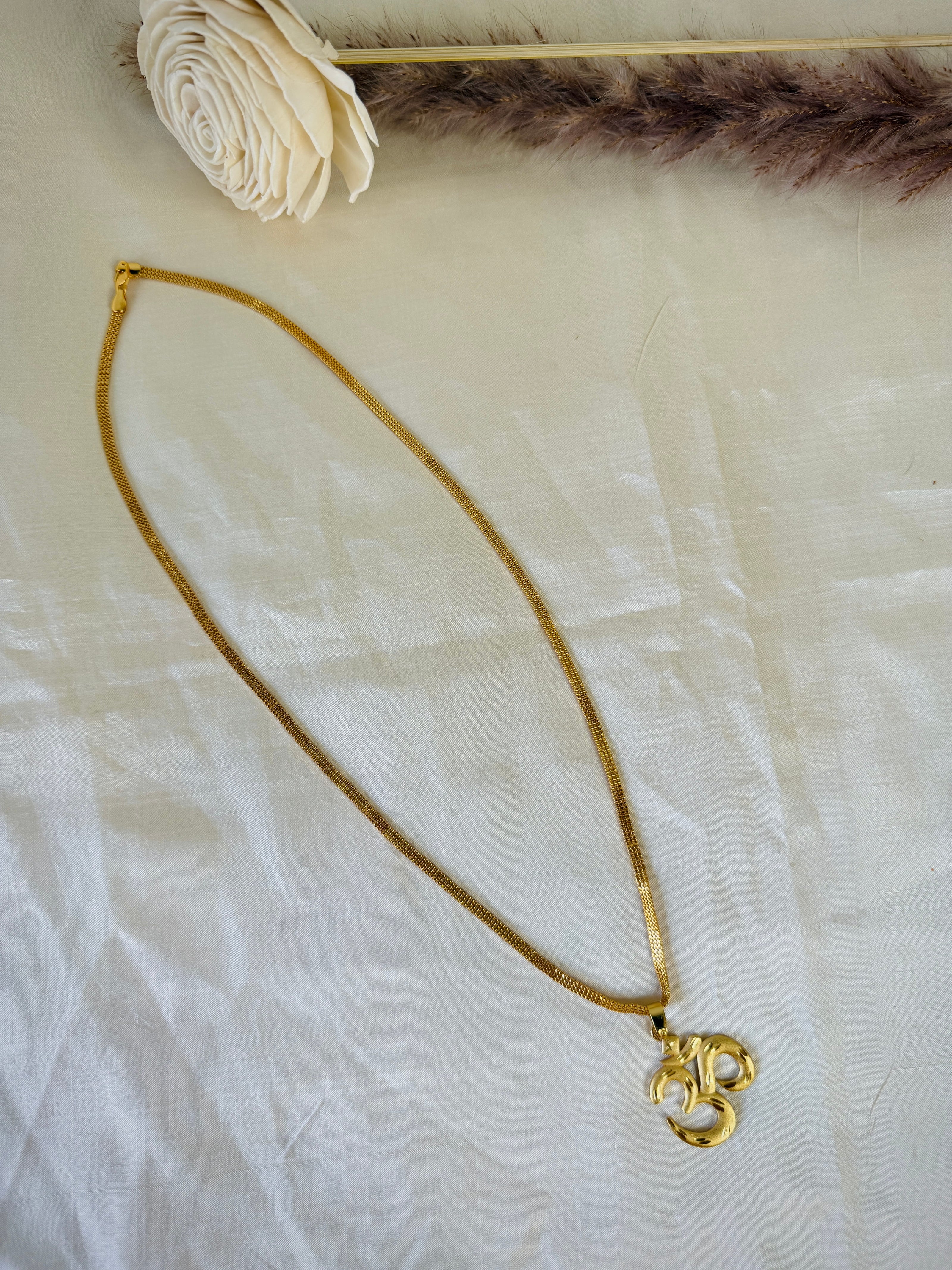 Golden Big Om ॐ Pendant With Mesh Chain