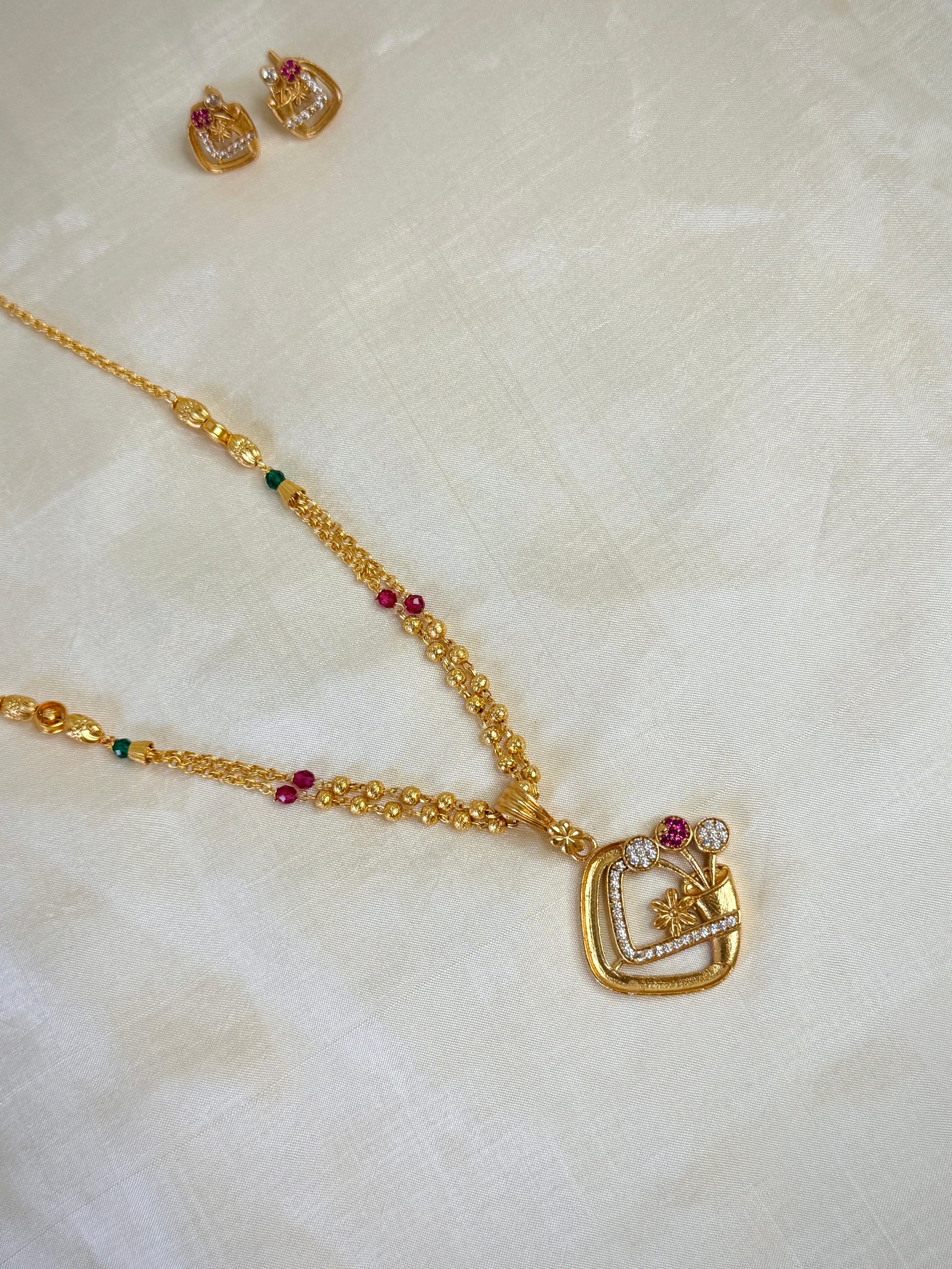Elegant Gold Open Square Floral Pendent Beaded Designer Chain Set