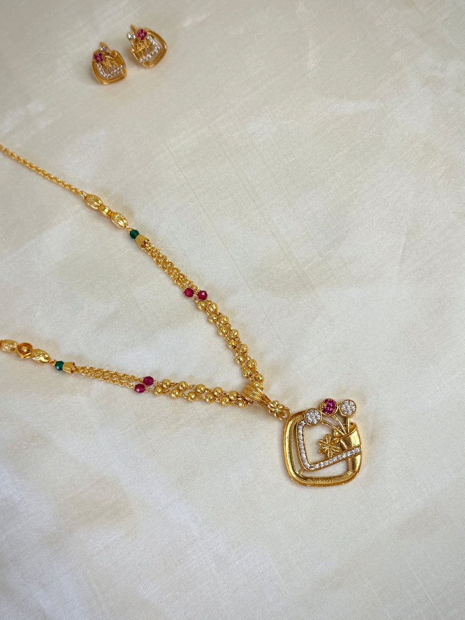 Elegant Gold Open Square Floral Pendent Beaded Designer Chain Set