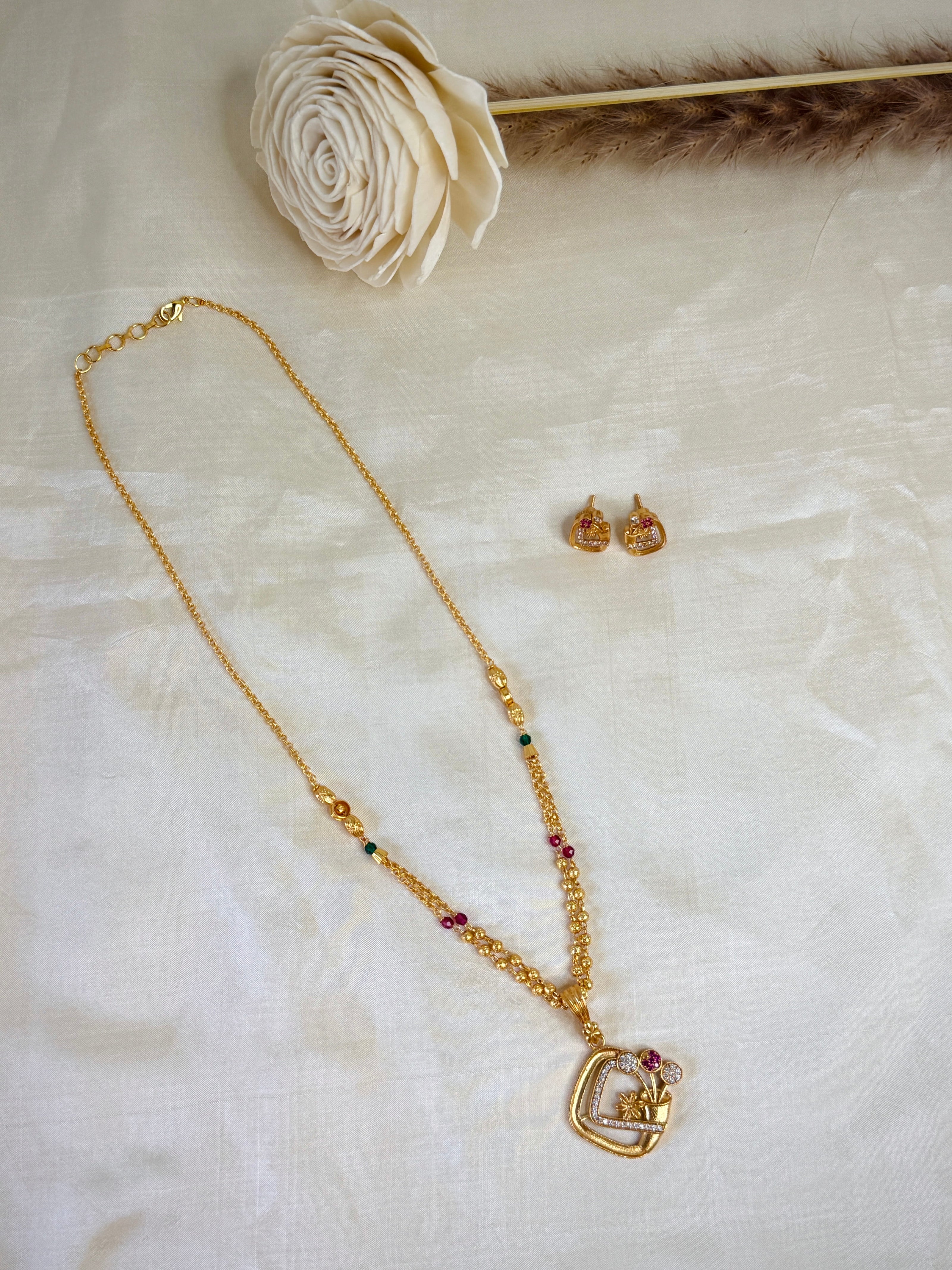 Elegant Gold Open Square Floral Pendent Beaded Designer Chain Set